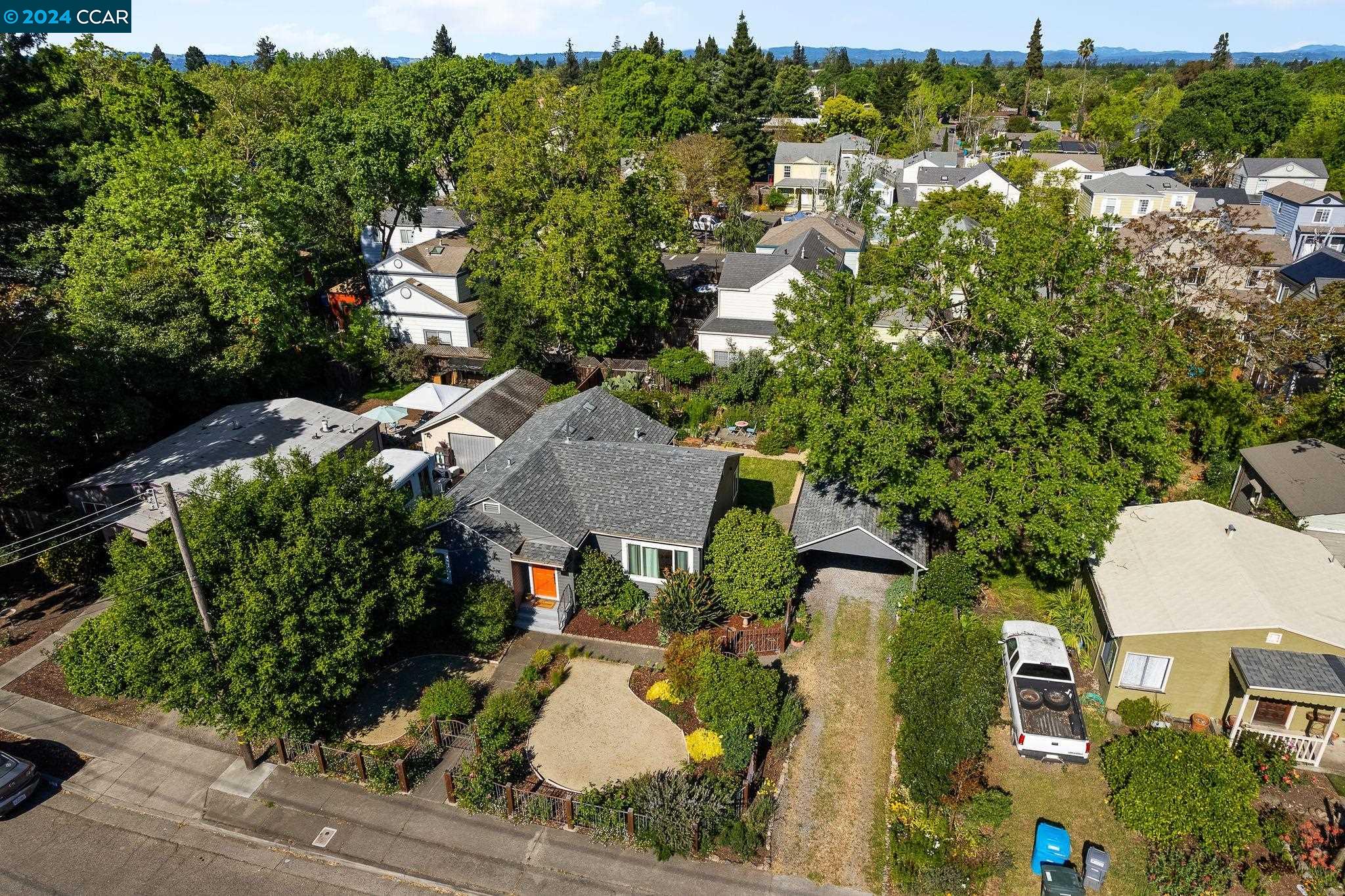 921 Saracen Rd
