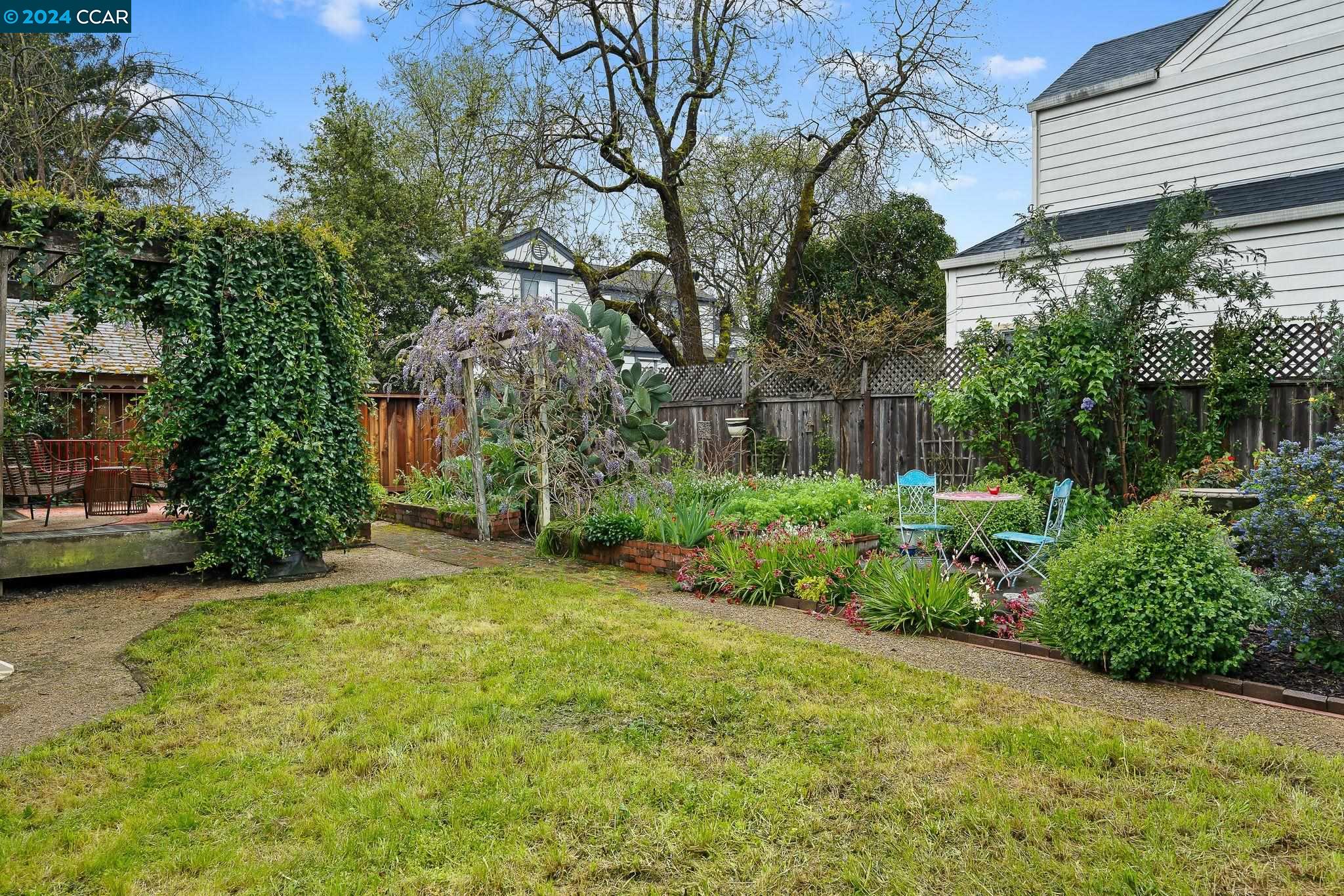 921 Saracen Rd