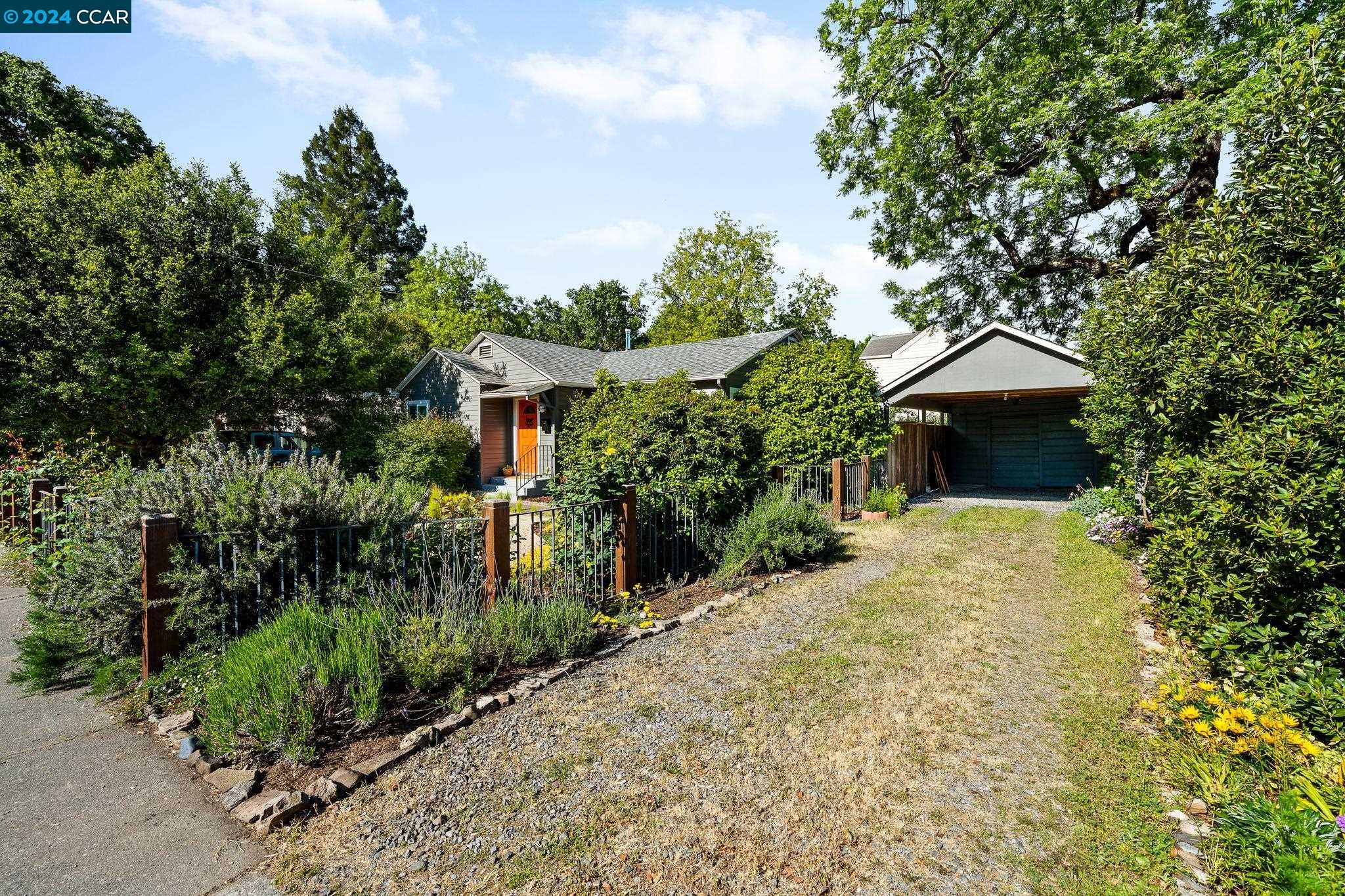 921 Saracen Rd