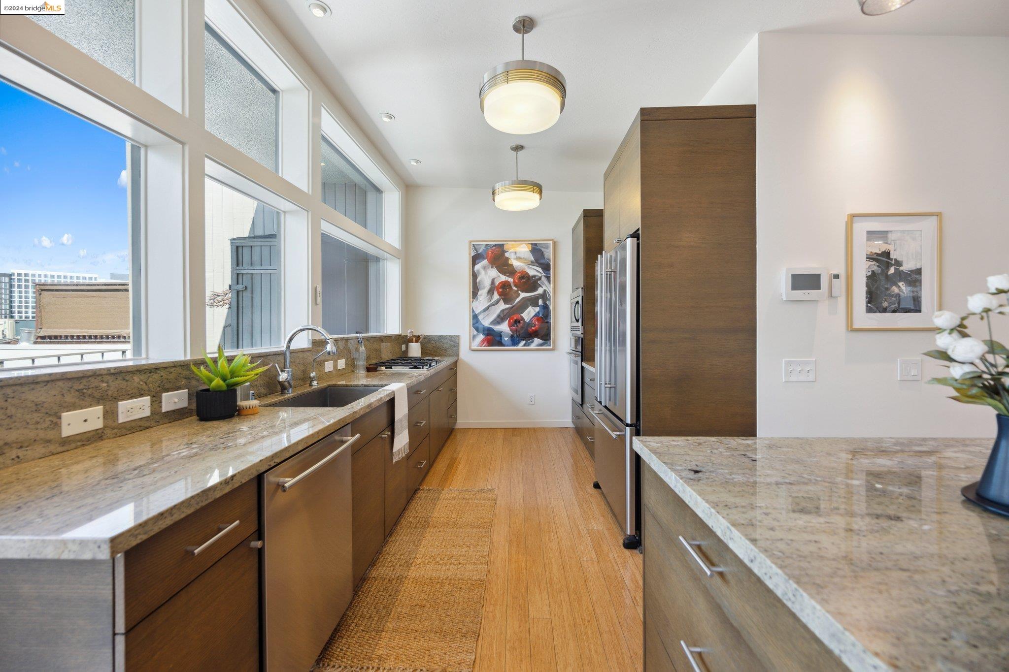 255 Lee St # 4