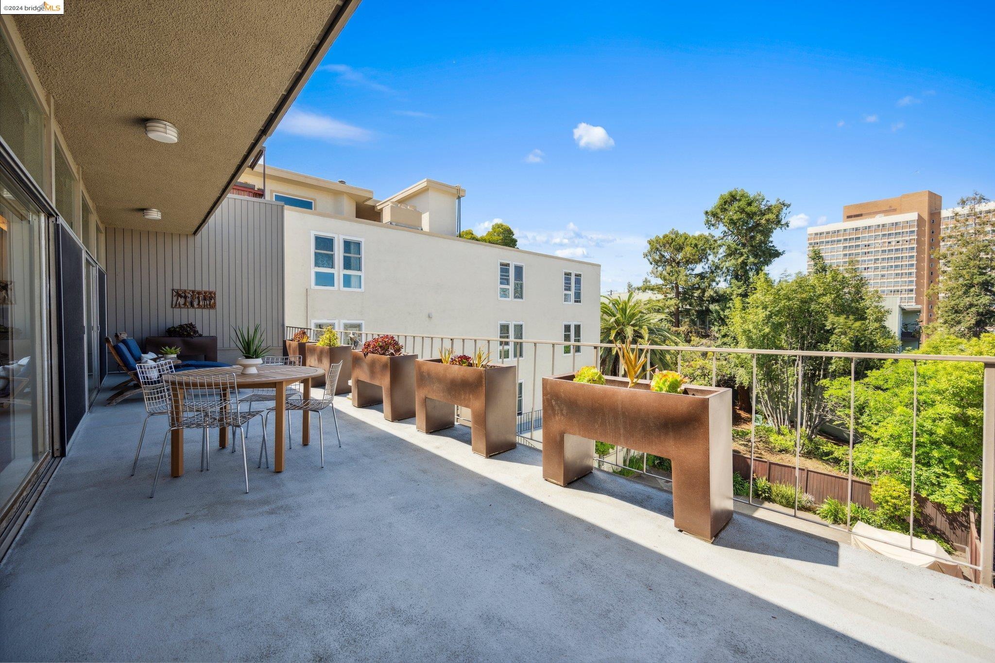 255 Lee St # 4