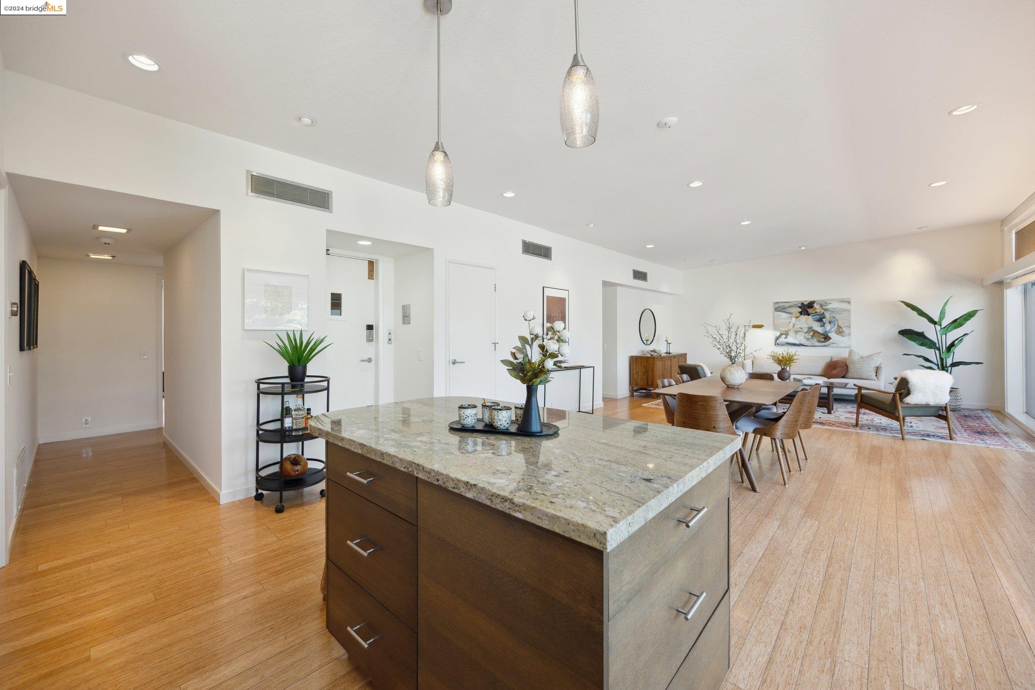 255 Lee St # 4