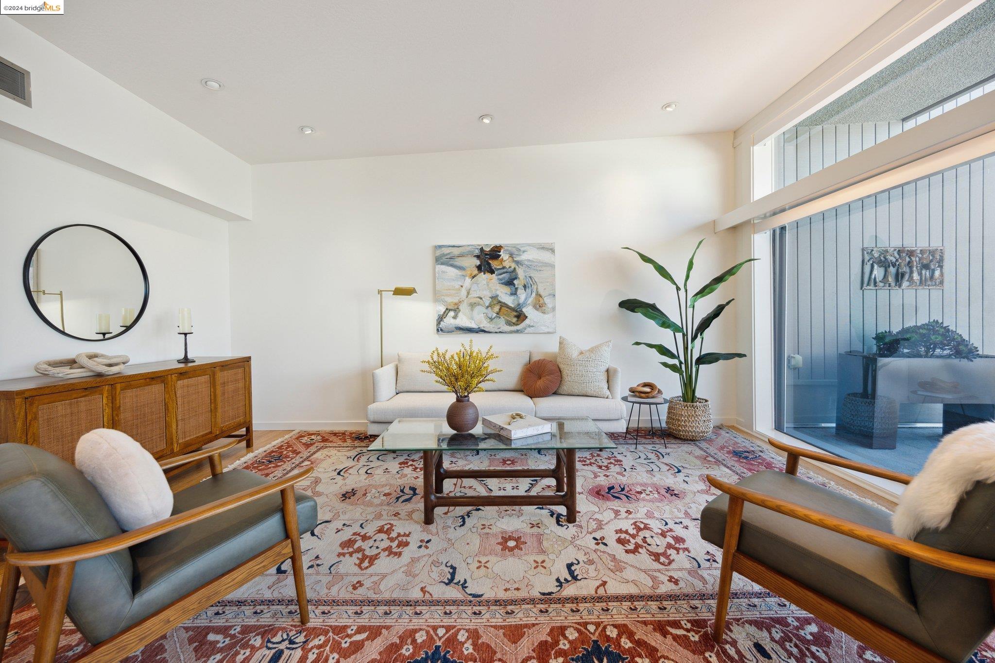 255 Lee St # 4
