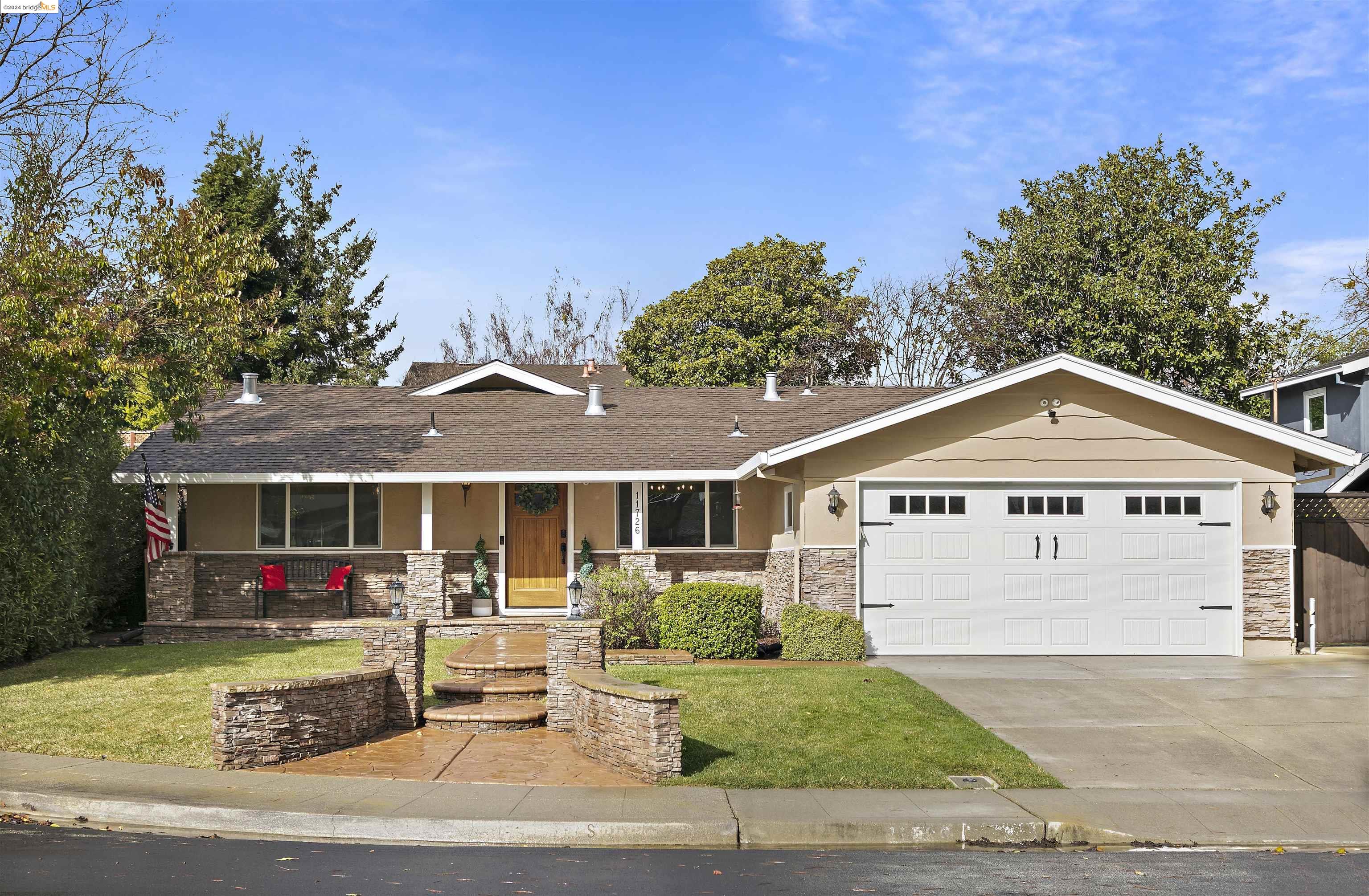 11726 Serra Ct