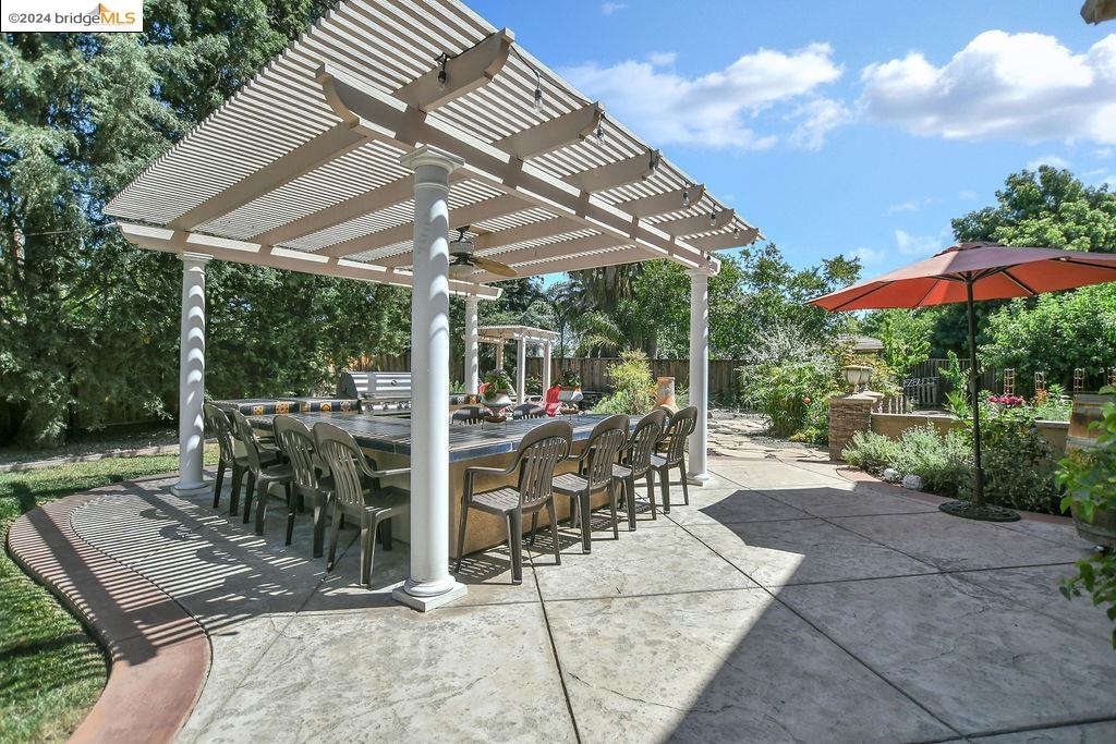 1736 Diamond Springs Ct