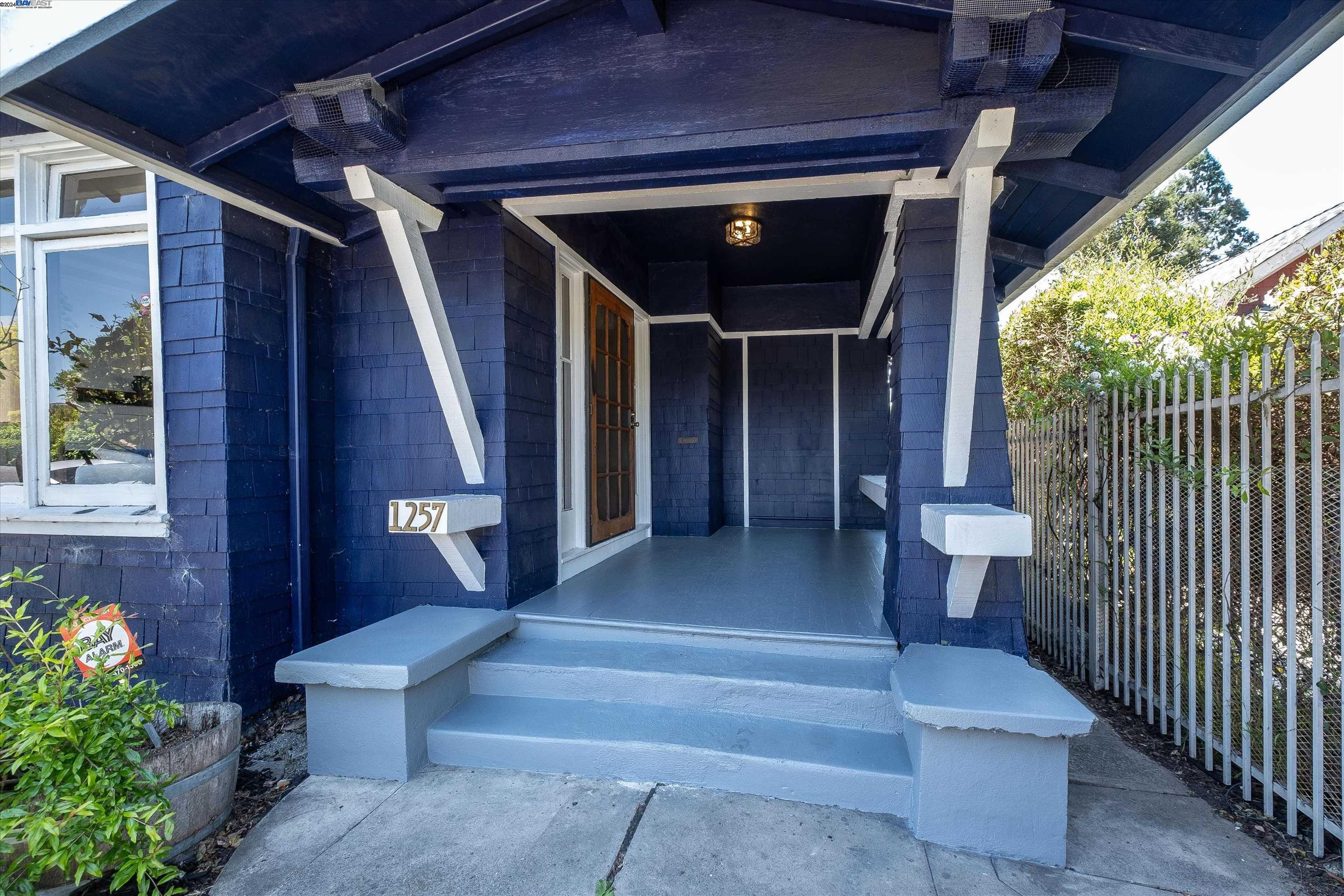 1257 Macarthur Blvd