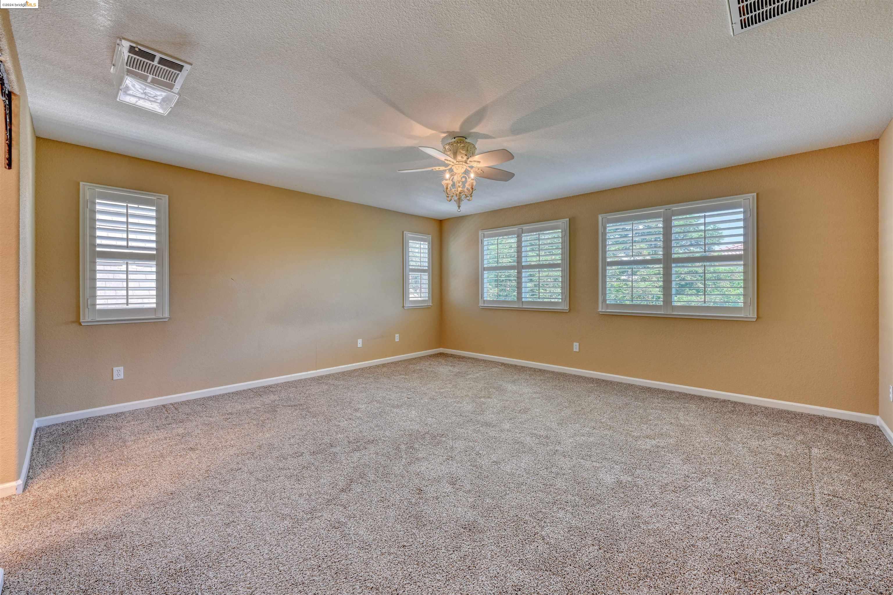 34 Vella Cir