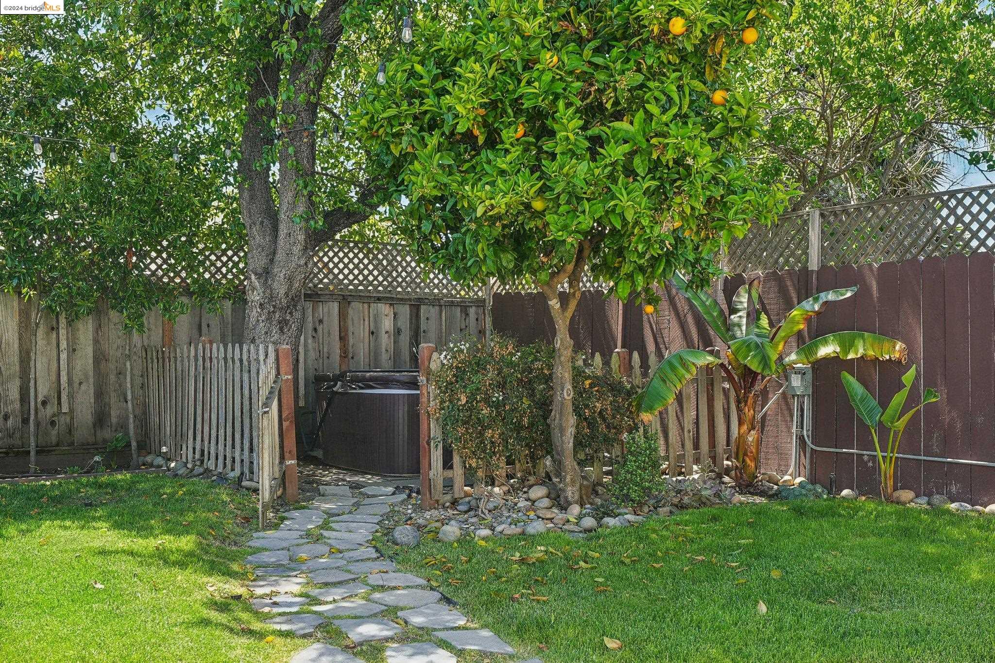 238 Beach Rd