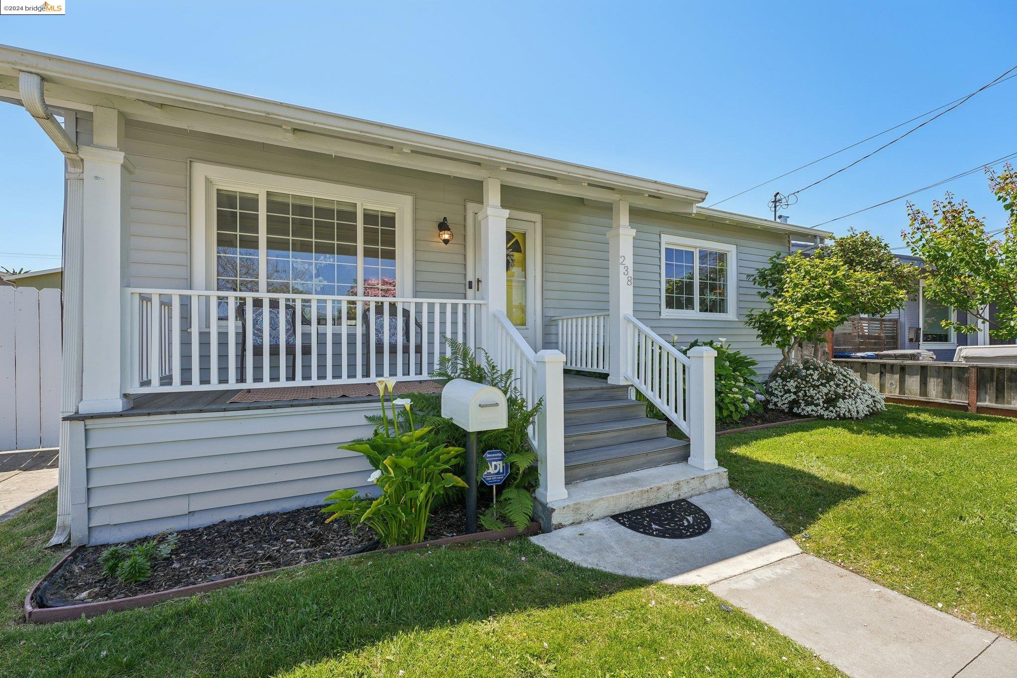 238 Beach Rd