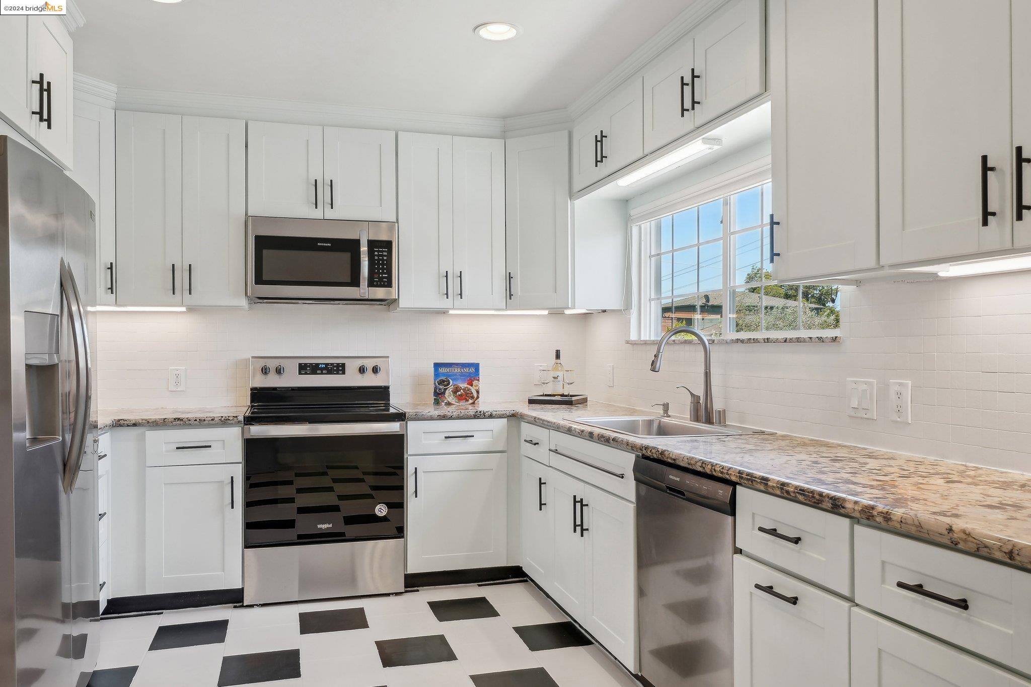 238 Beach Rd