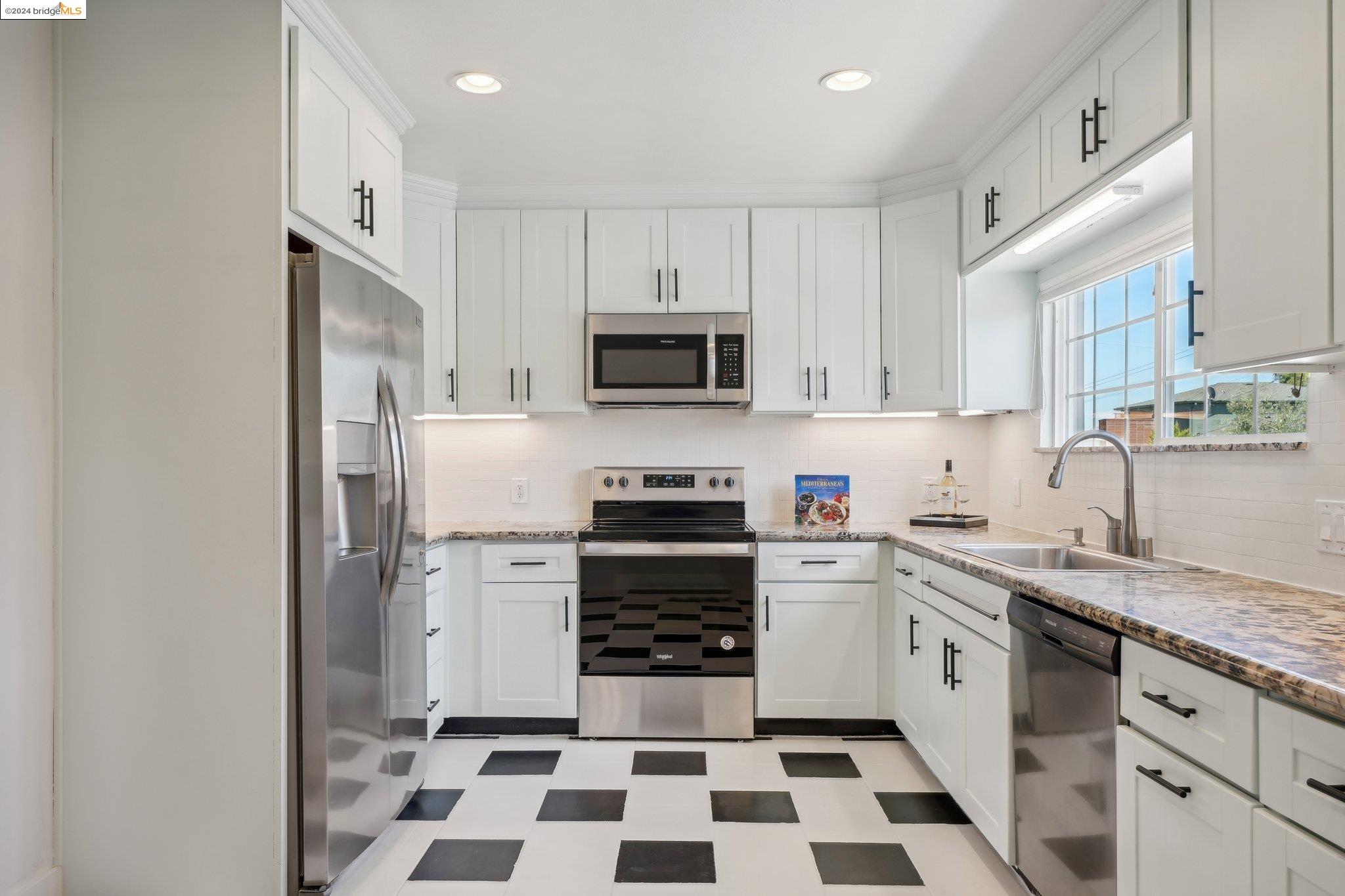 238 Beach Rd