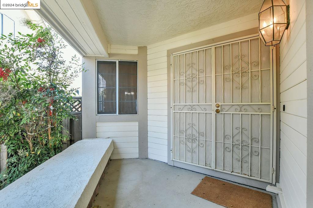 2231 Colonial Ct