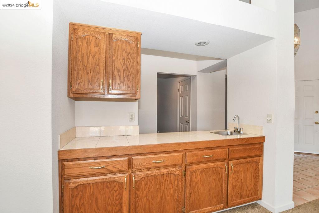 2231 Colonial Ct