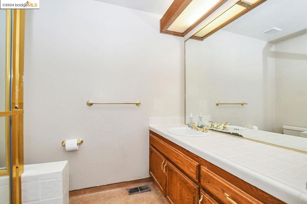 2231 Colonial Ct