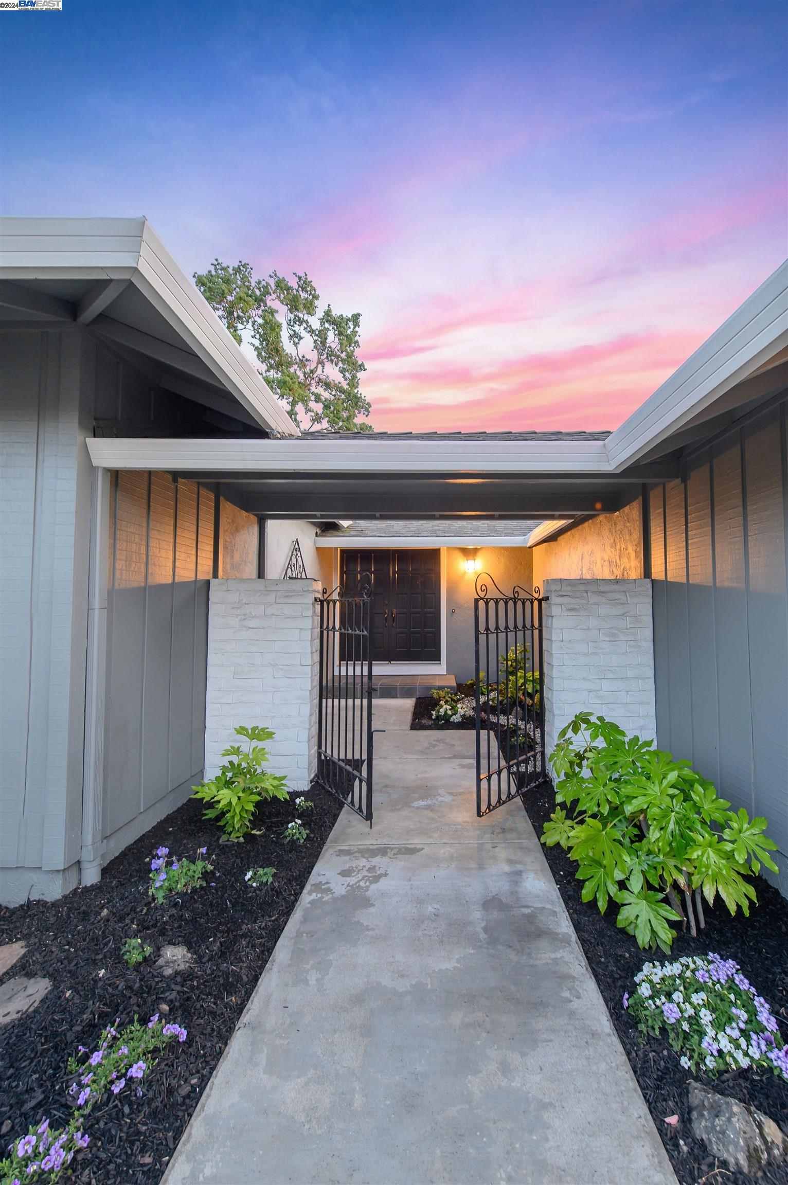 641 Del Sol Avenue