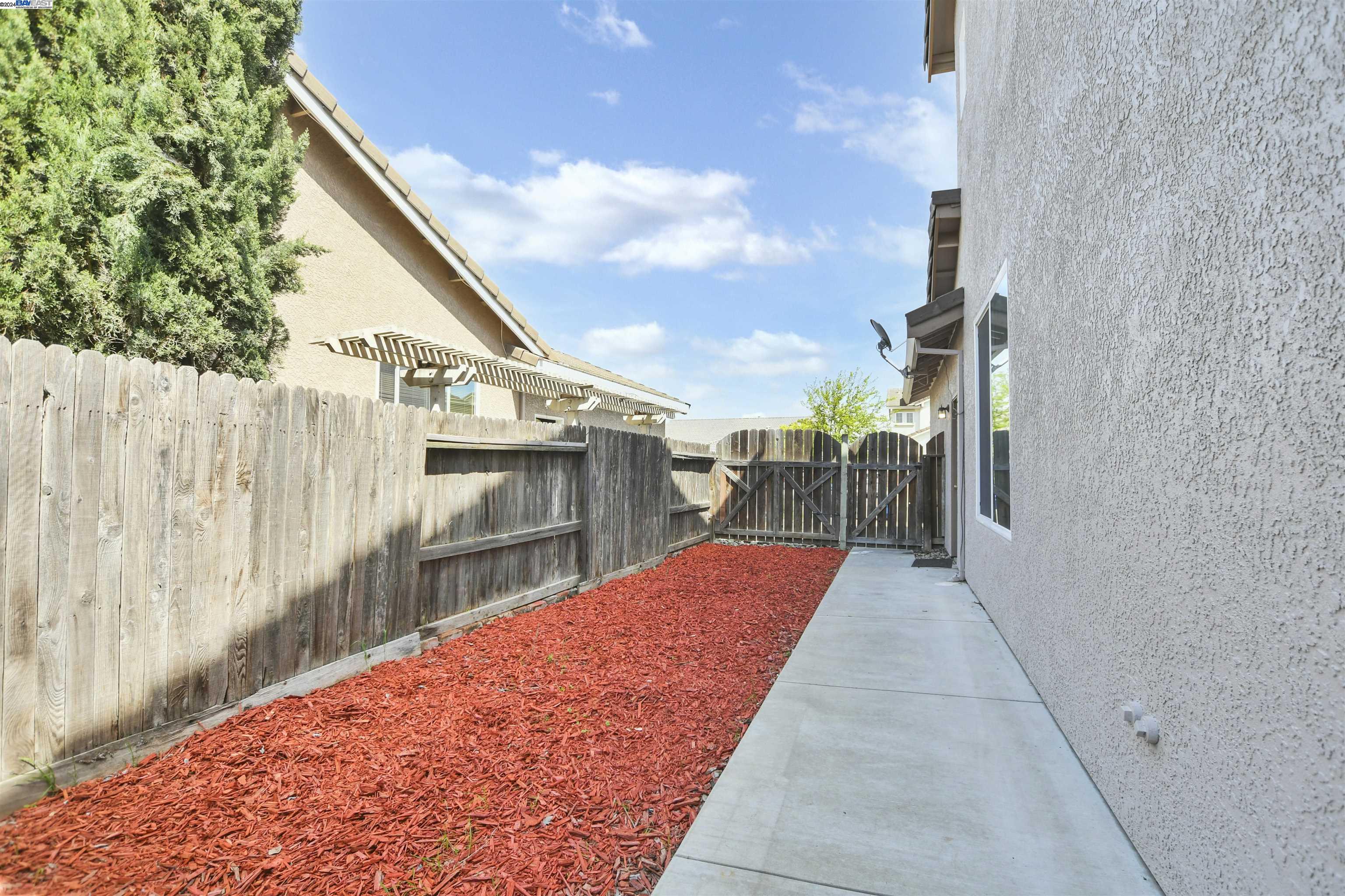3931 Granite Falls Dr