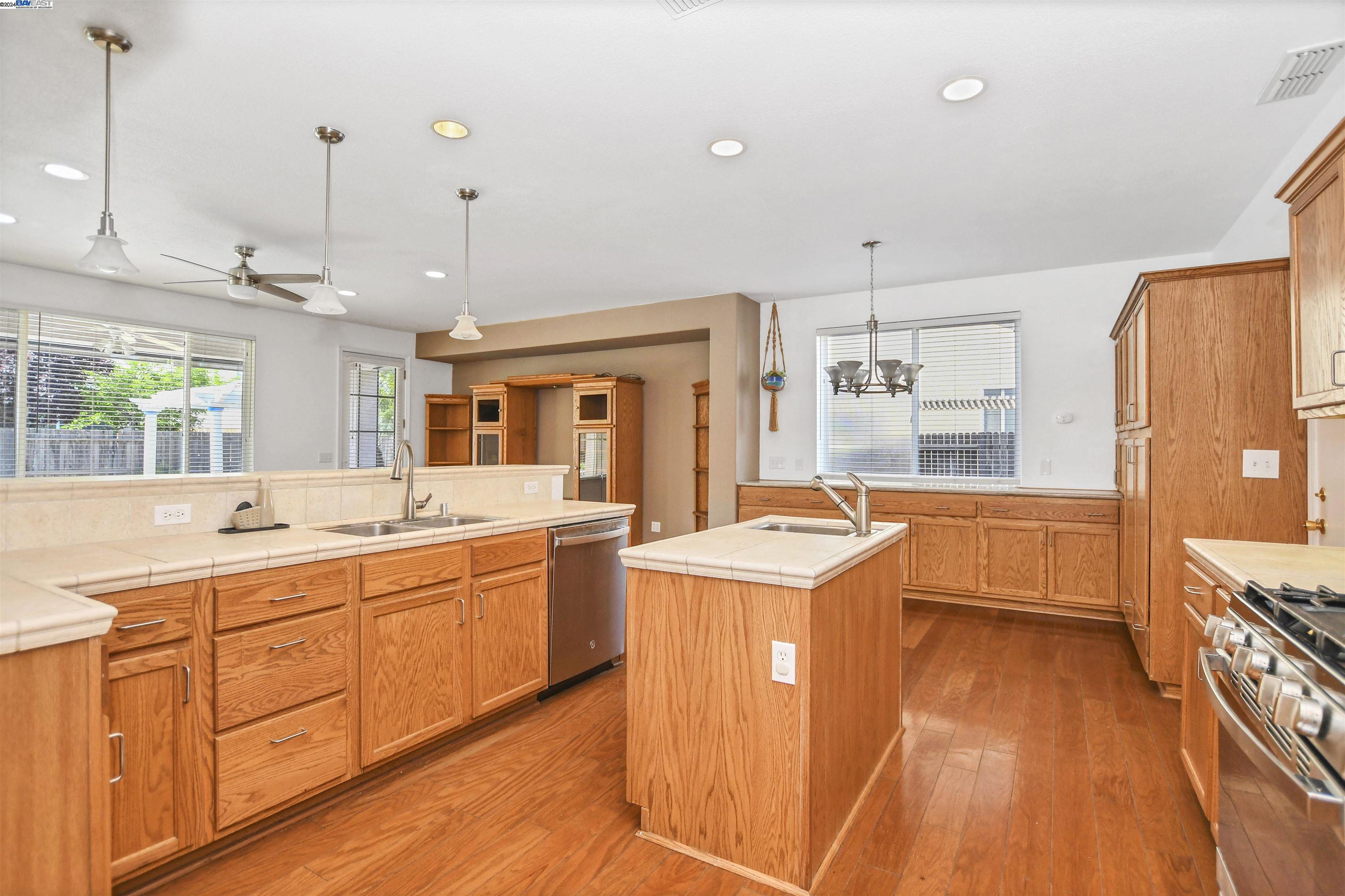3931 Granite Falls Dr