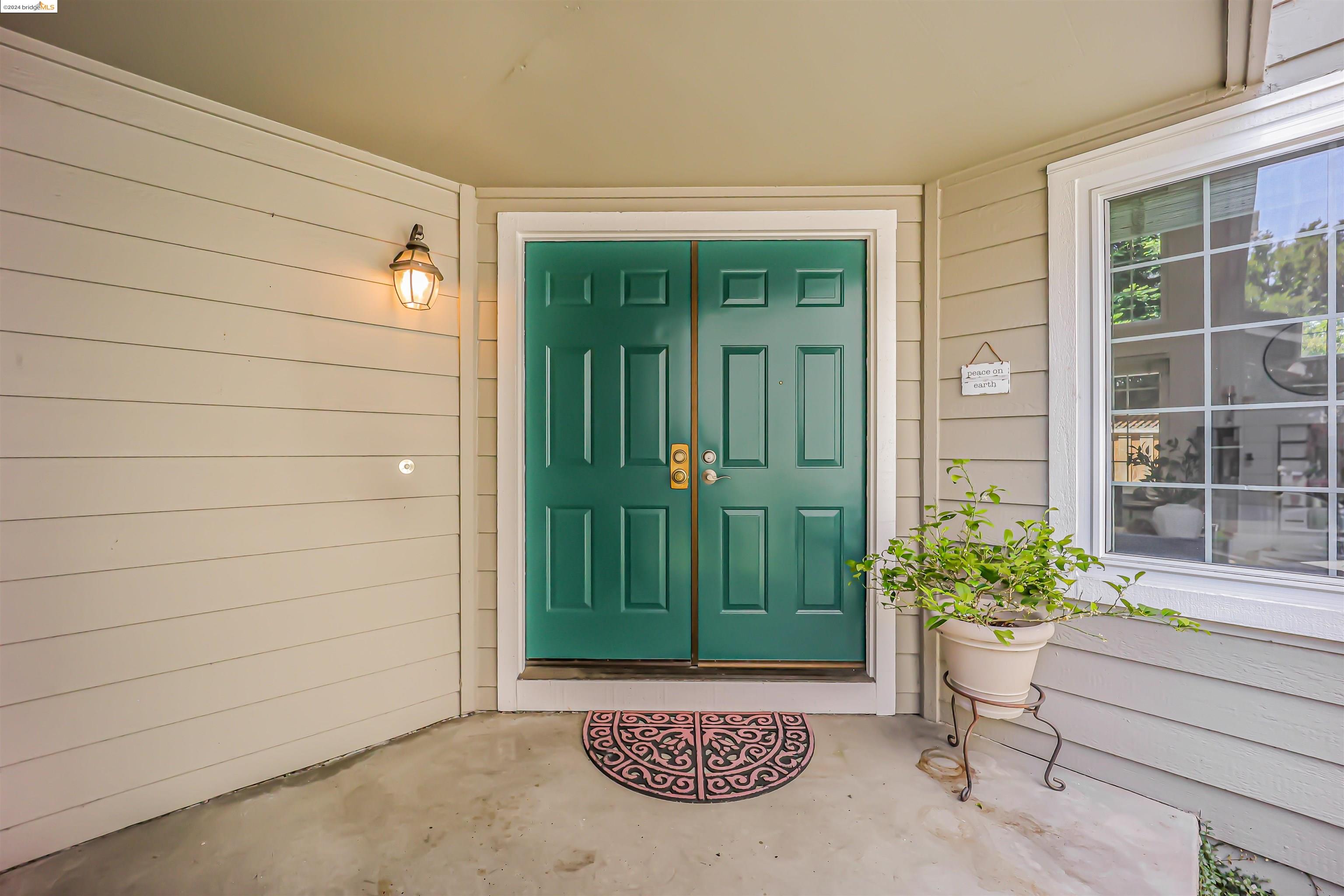 7408 Rolling Hills Cir