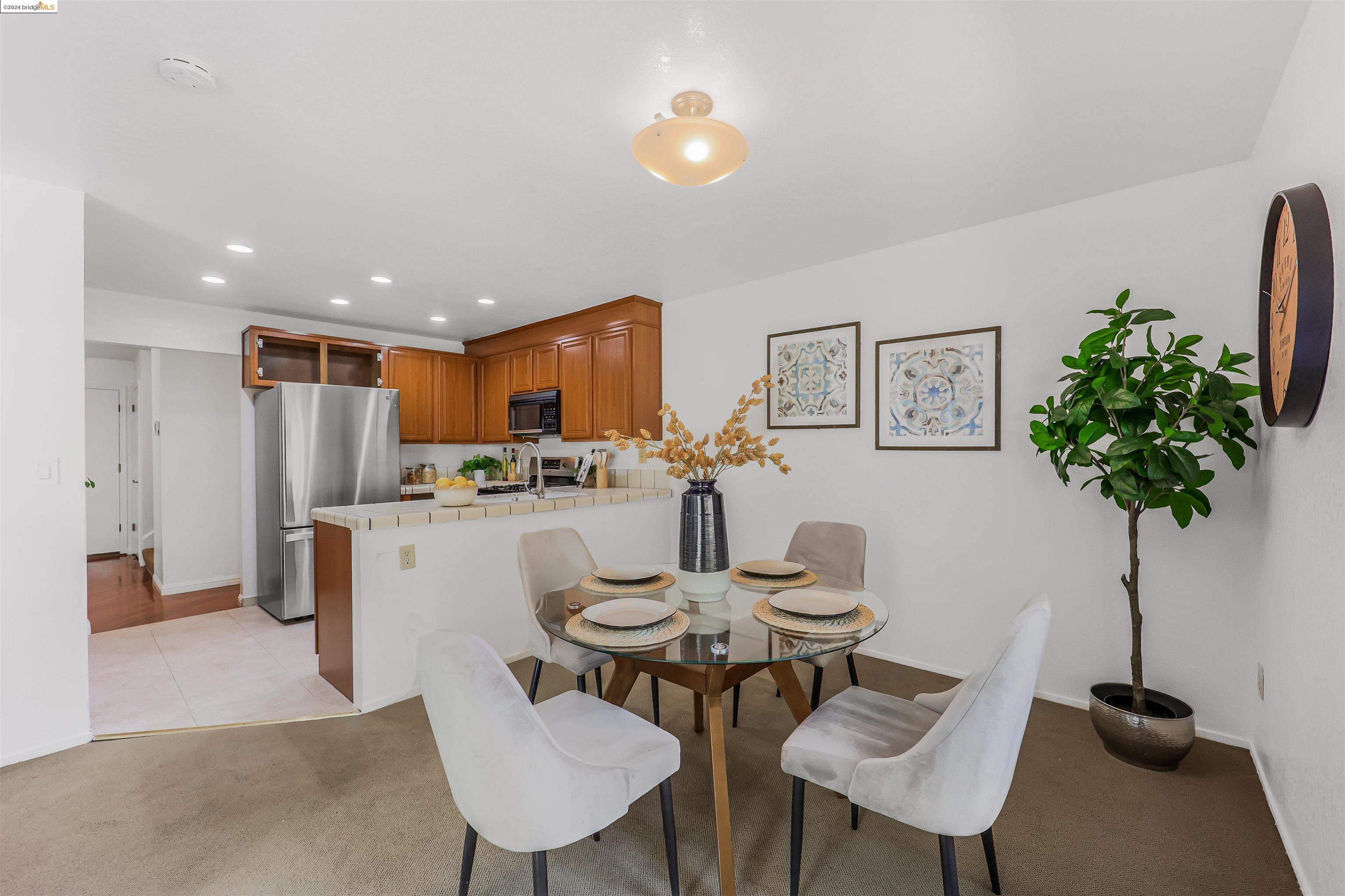 7408 Rolling Hills Cir