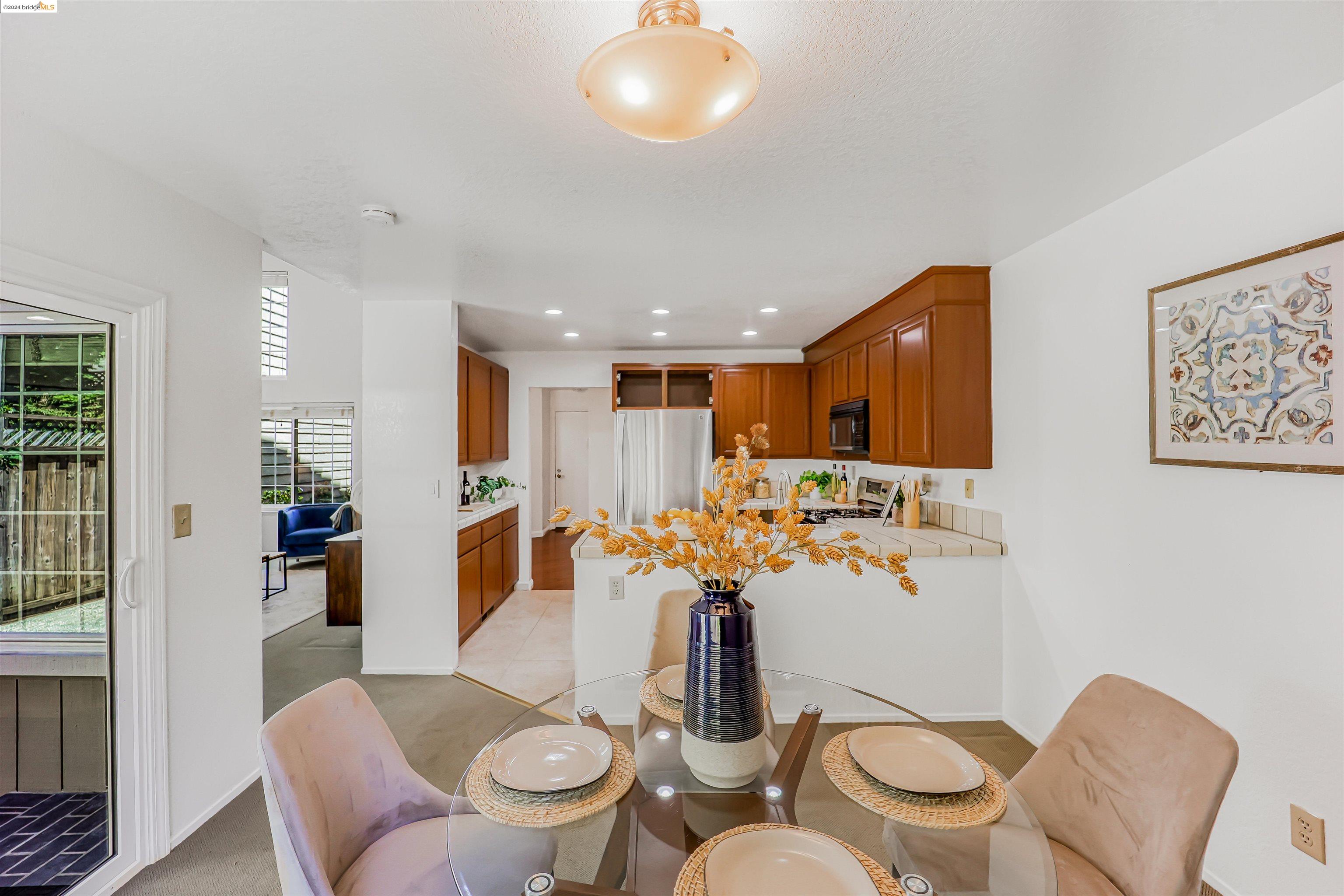 7408 Rolling Hills Cir