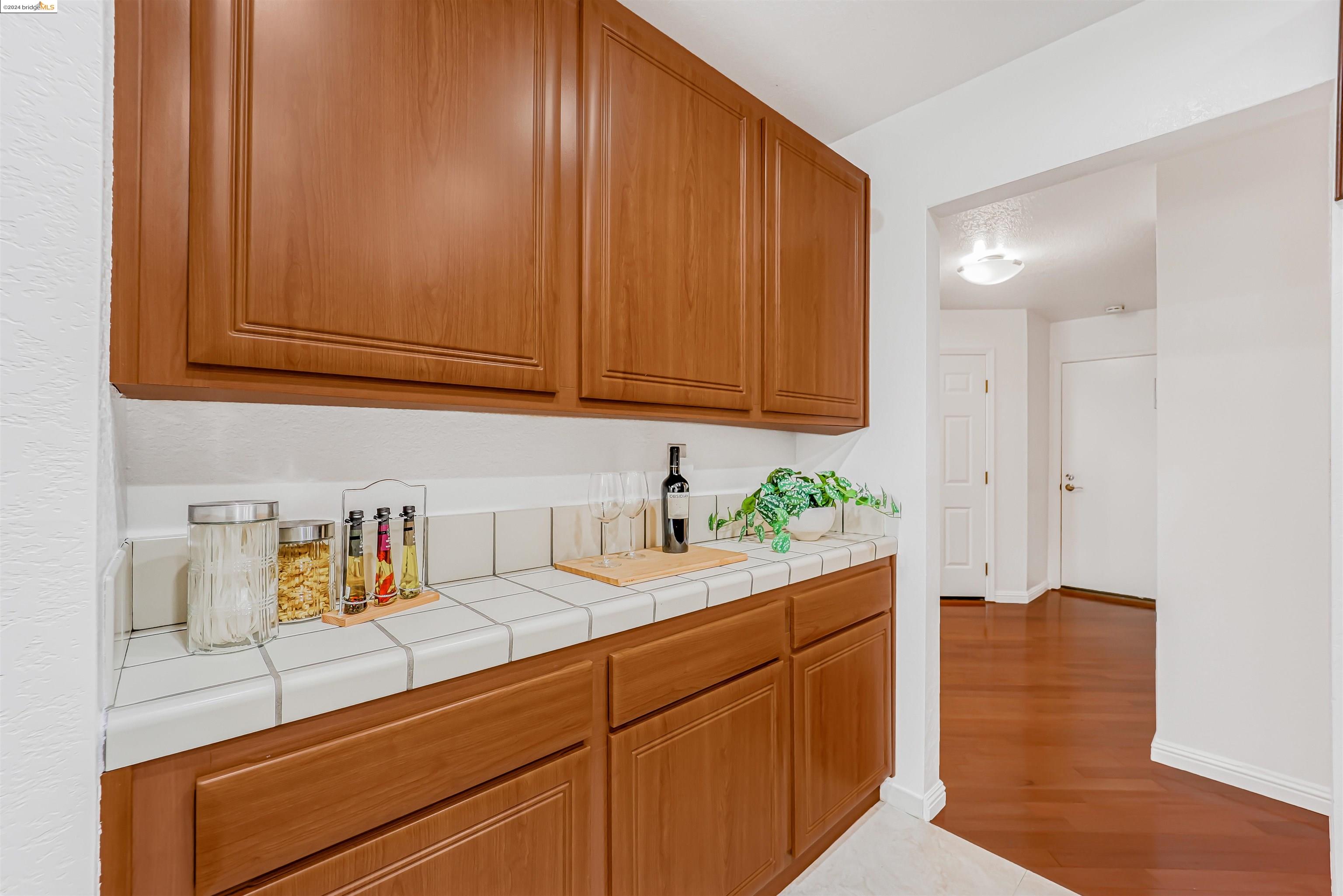 7408 Rolling Hills Cir