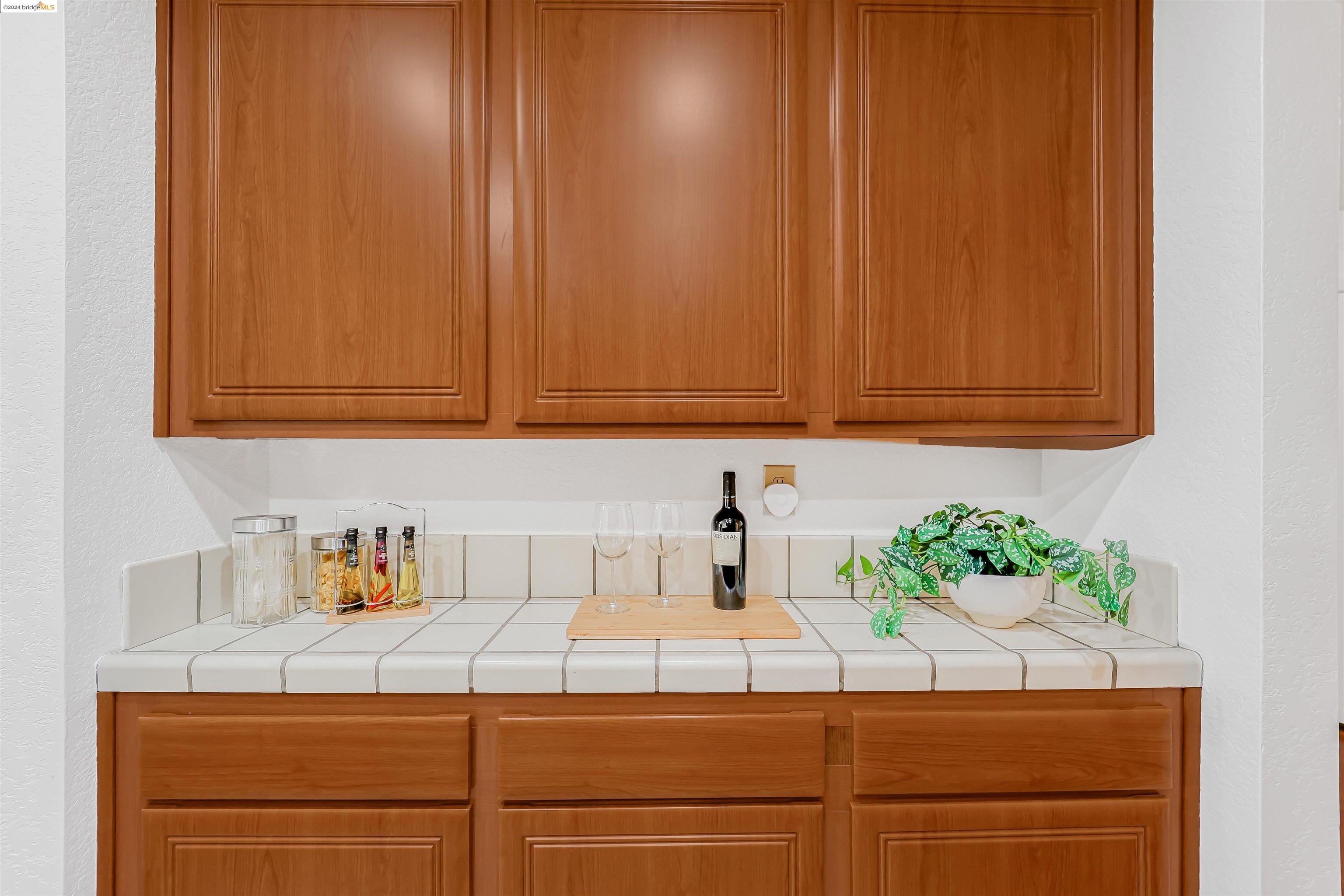 7408 Rolling Hills Cir
