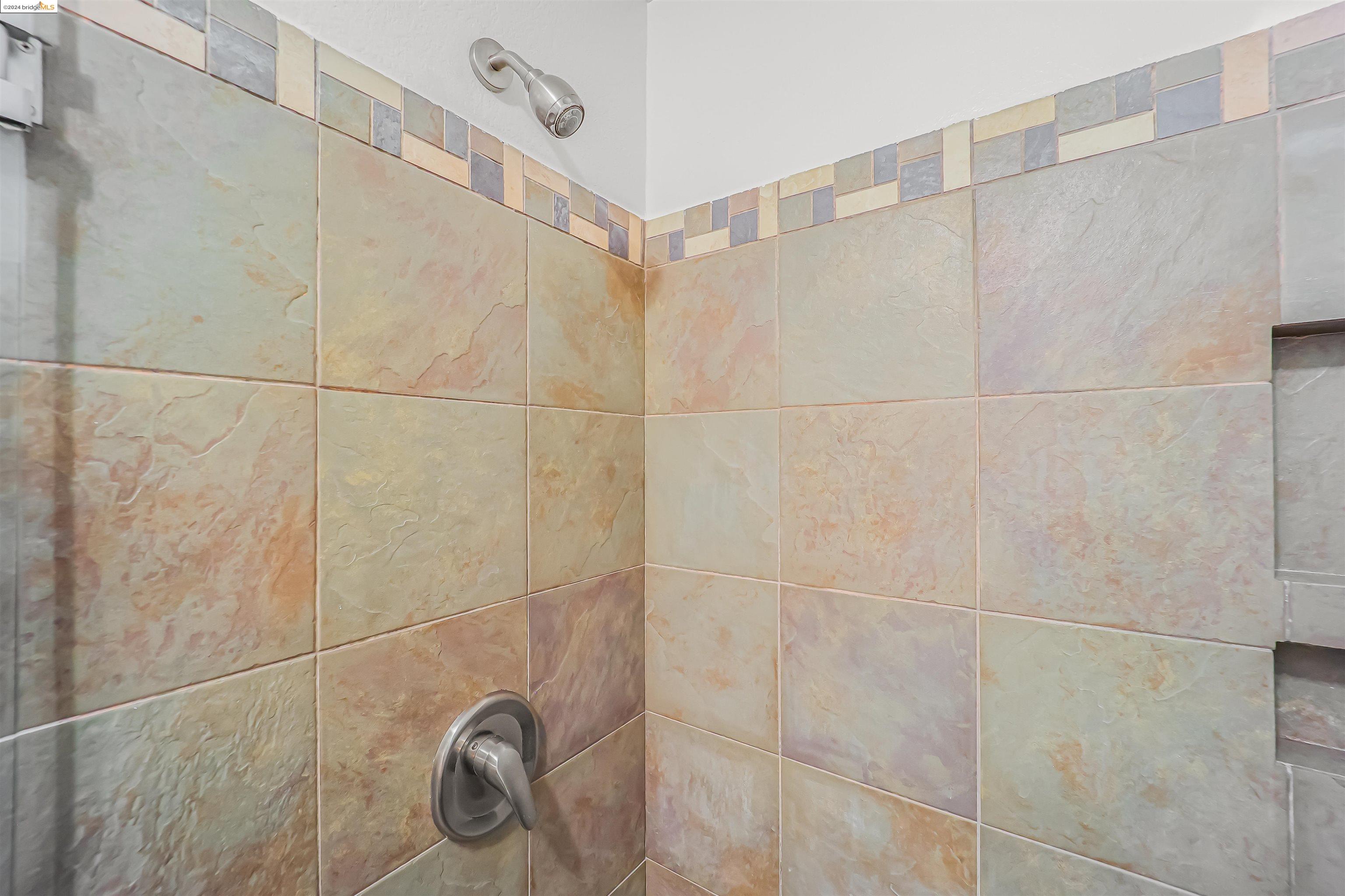 7408 Rolling Hills Cir