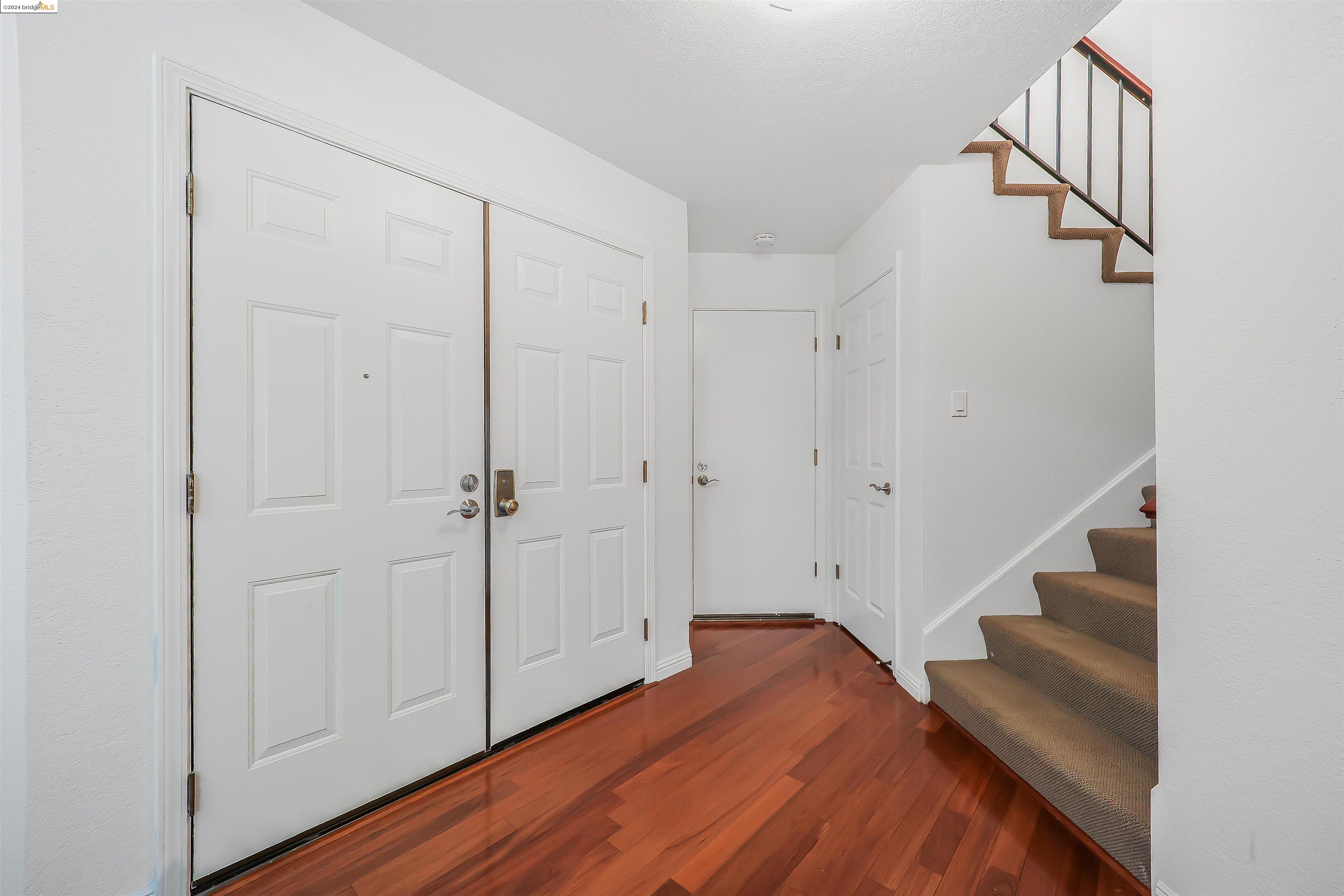 7408 Rolling Hills Cir