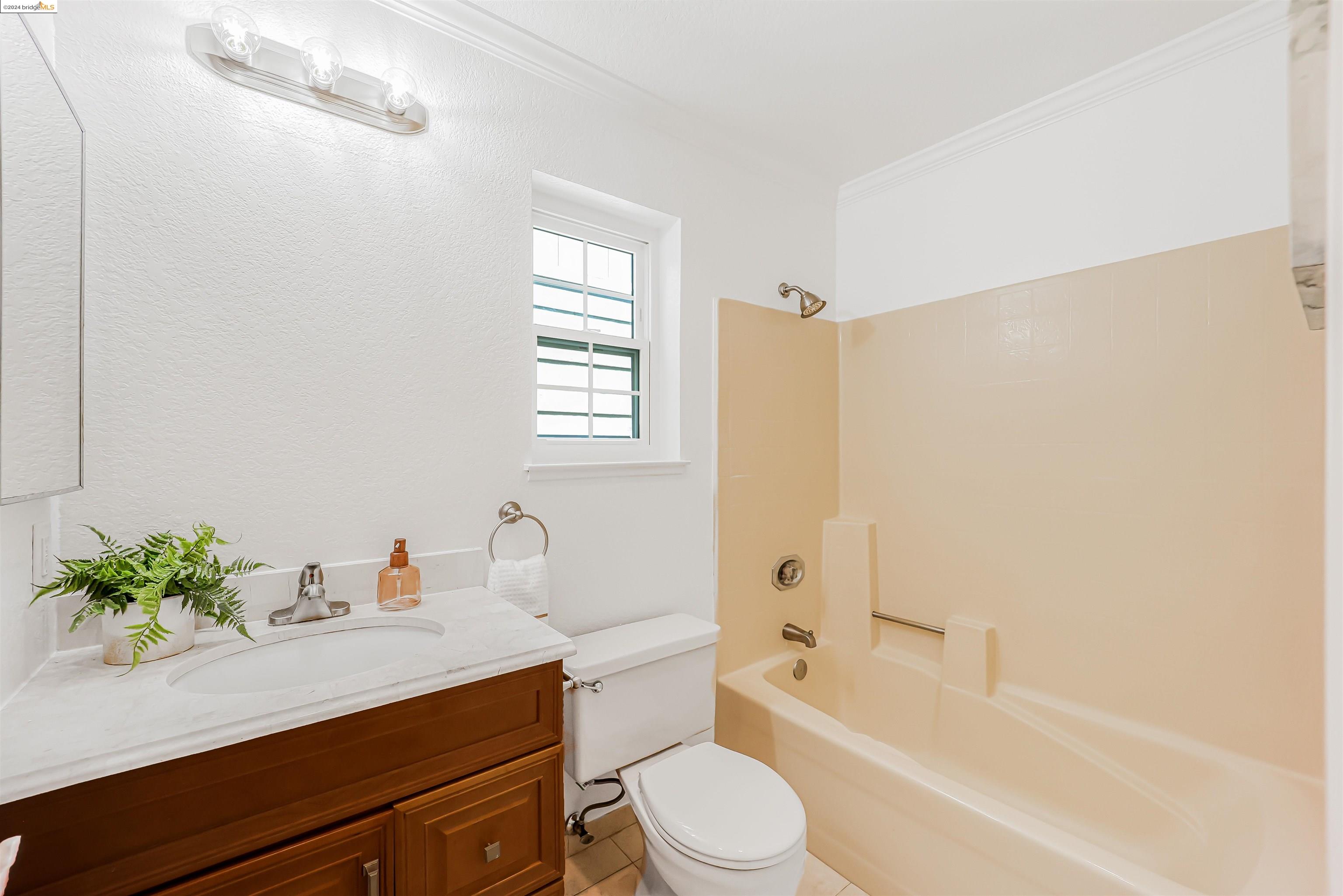 7408 Rolling Hills Cir