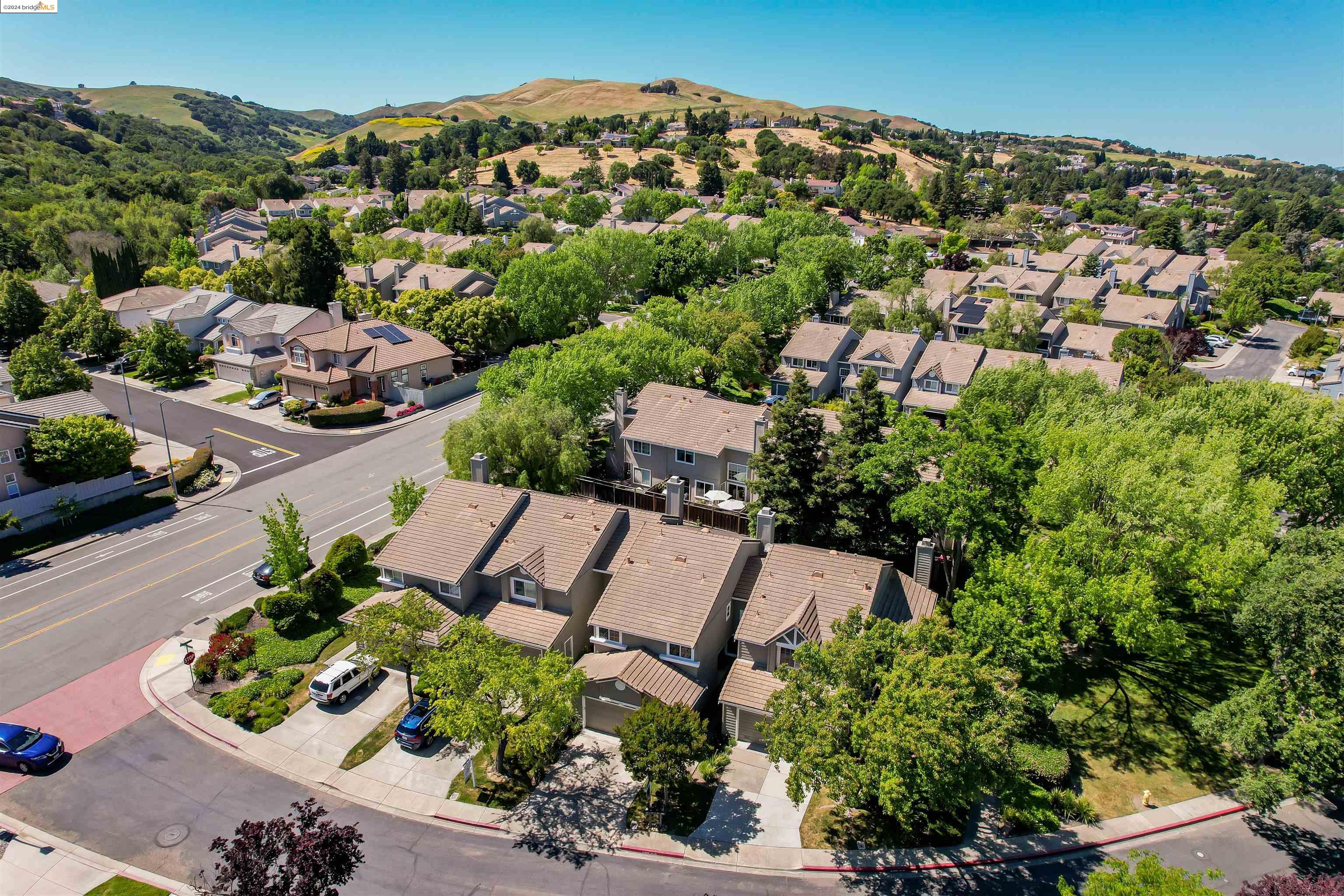 7408 Rolling Hills Cir