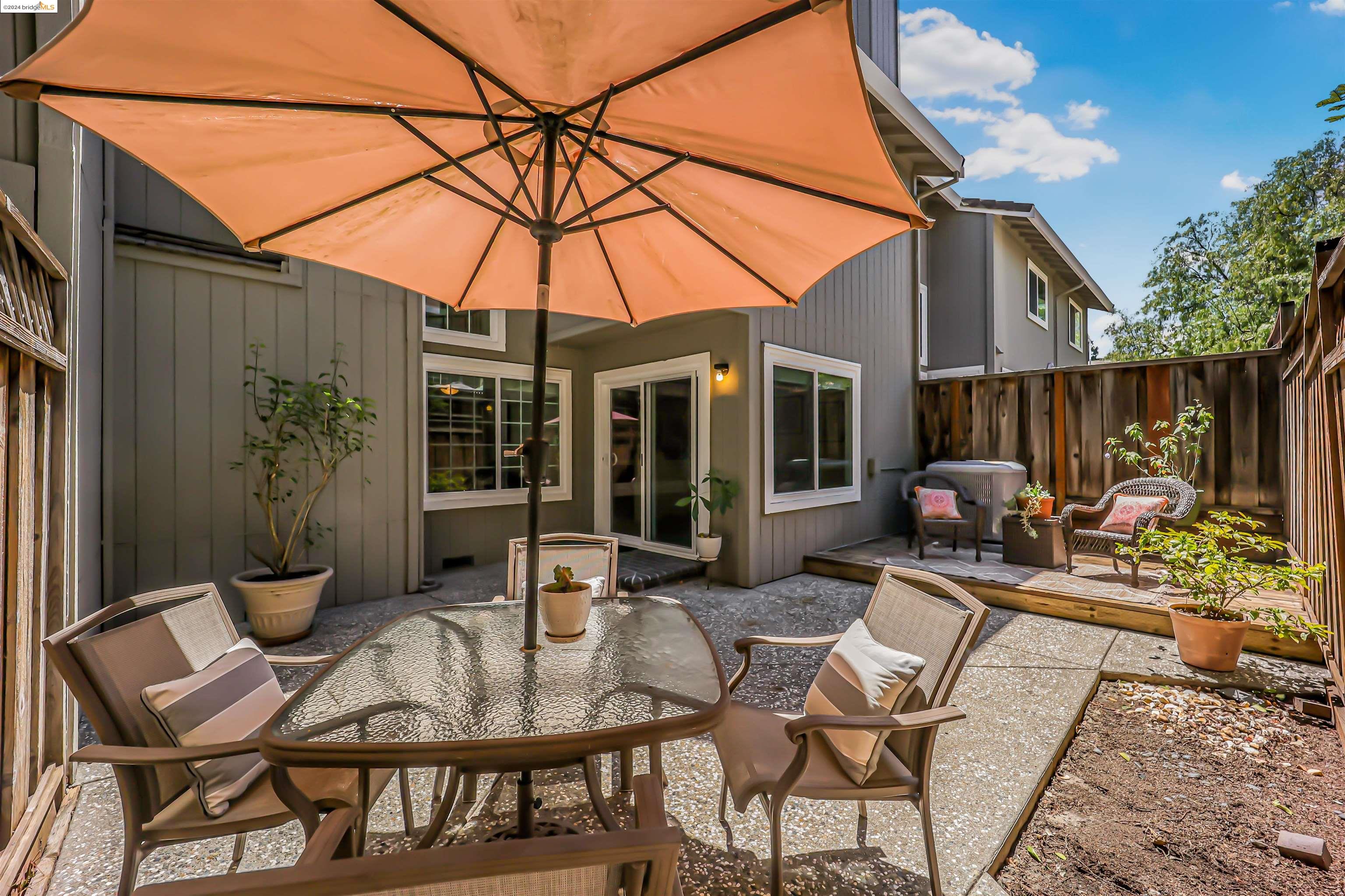 7408 Rolling Hills Cir