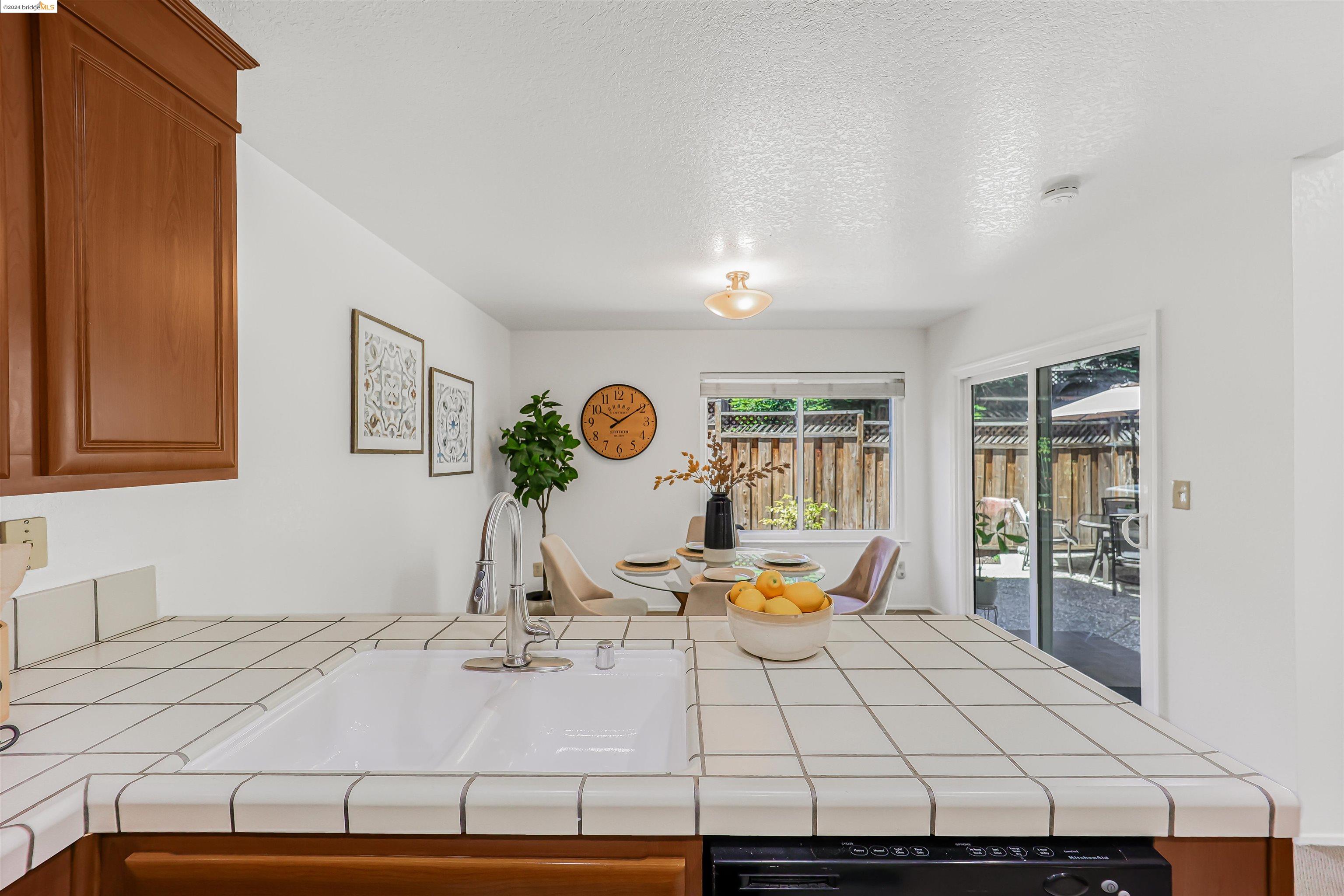7408 Rolling Hills Cir