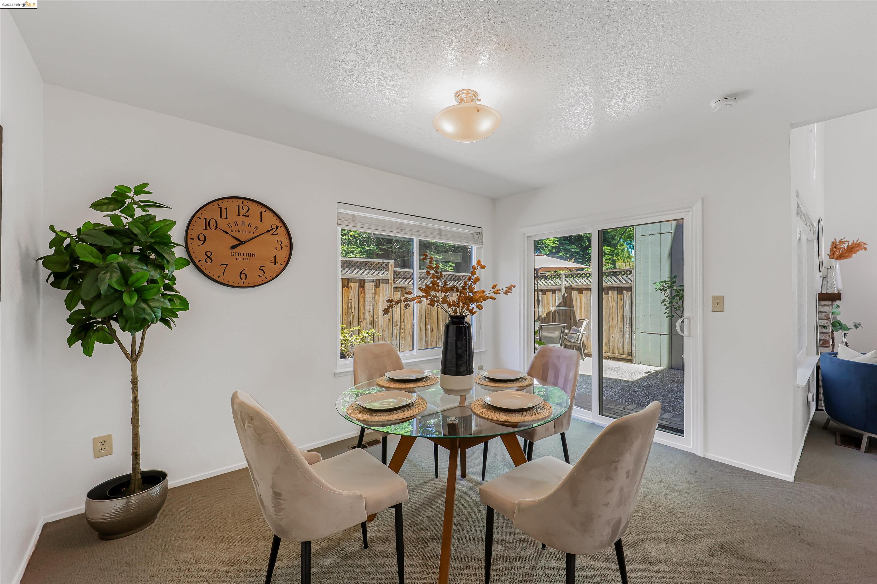 7408 Rolling Hills Cir