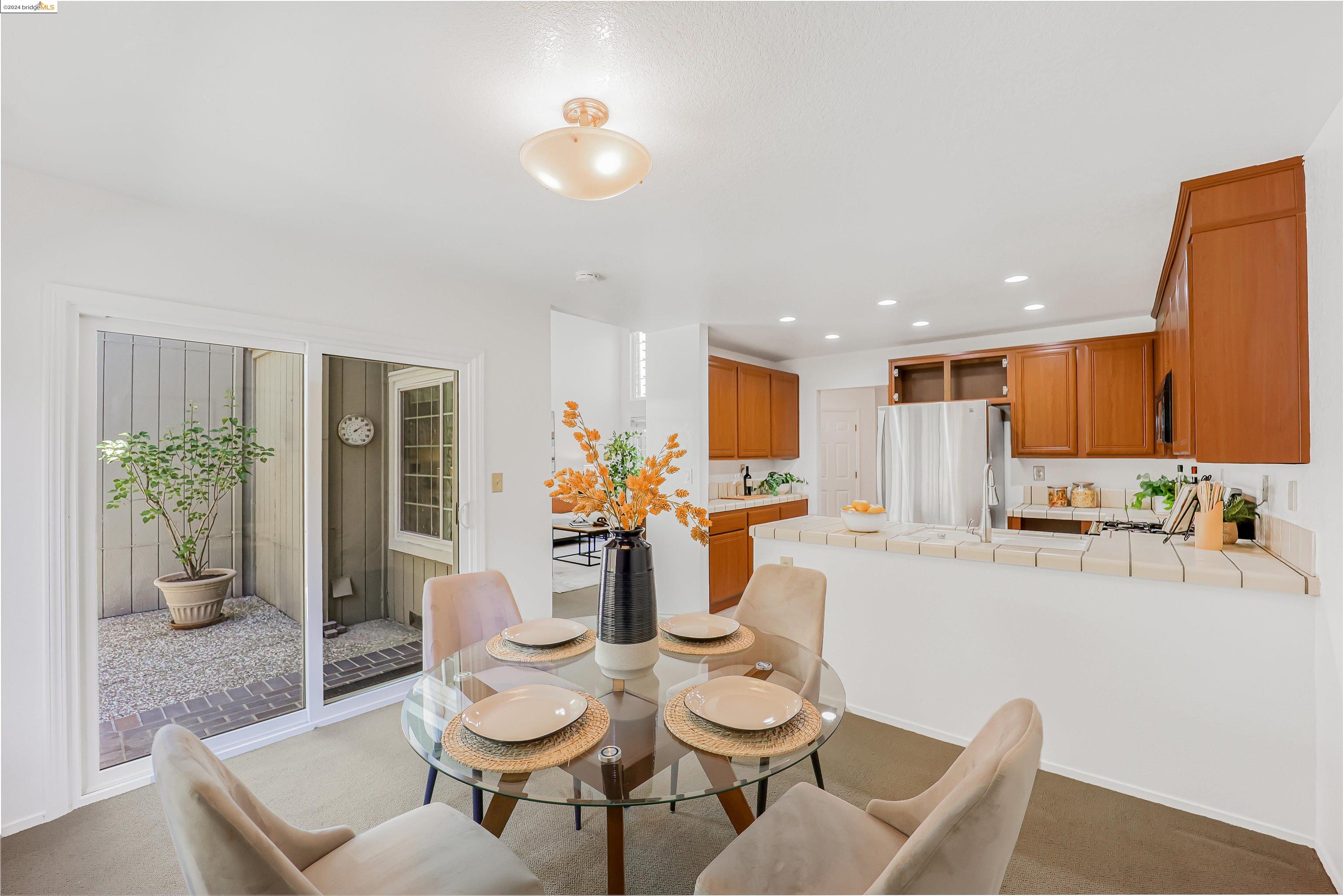 7408 Rolling Hills Cir