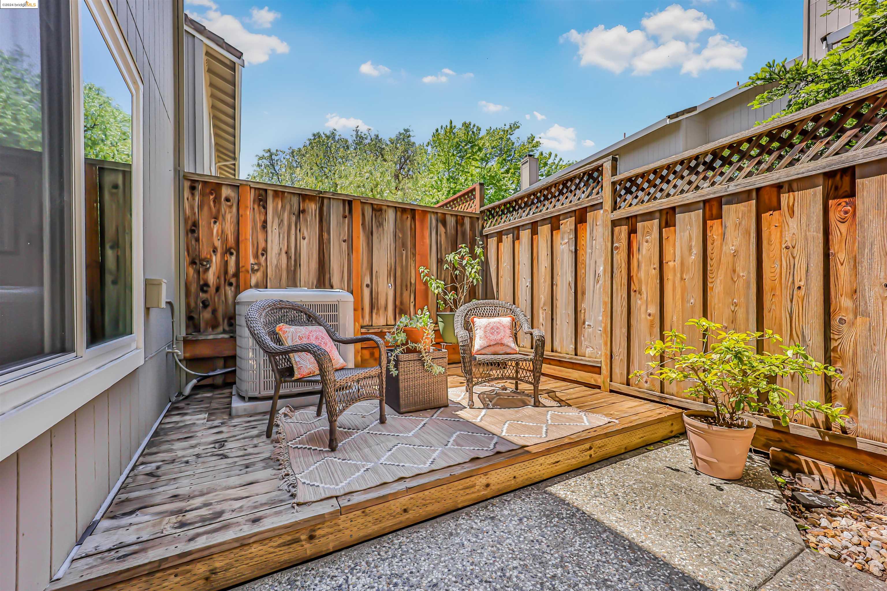 7408 Rolling Hills Cir