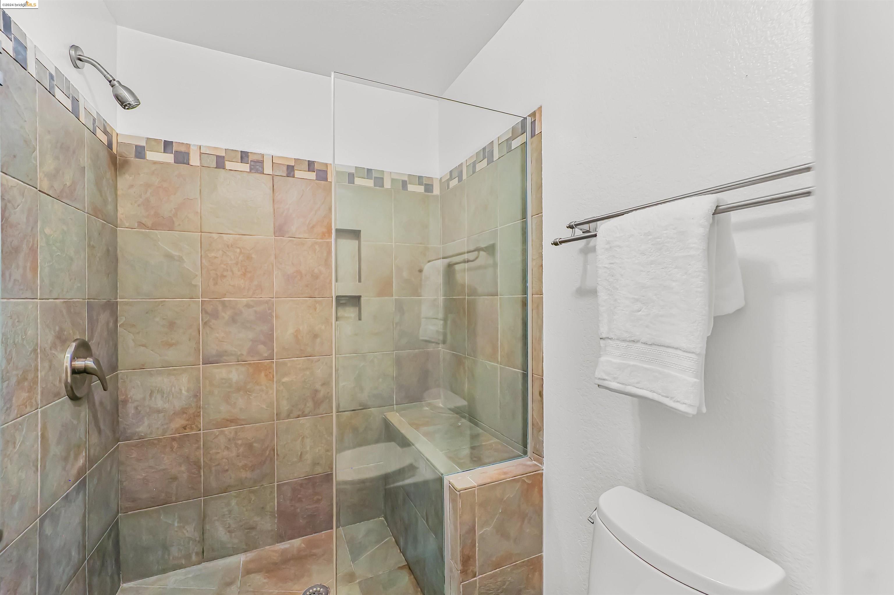 7408 Rolling Hills Cir