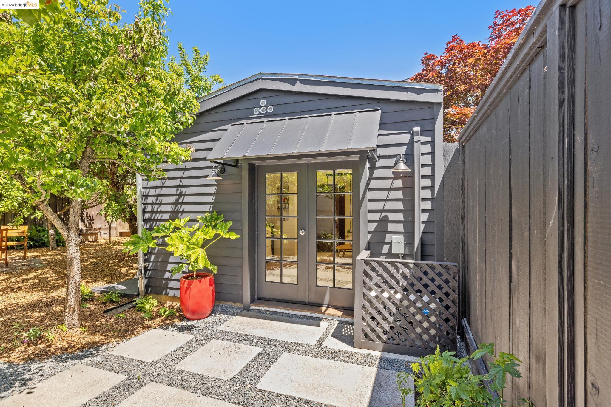 6 F St