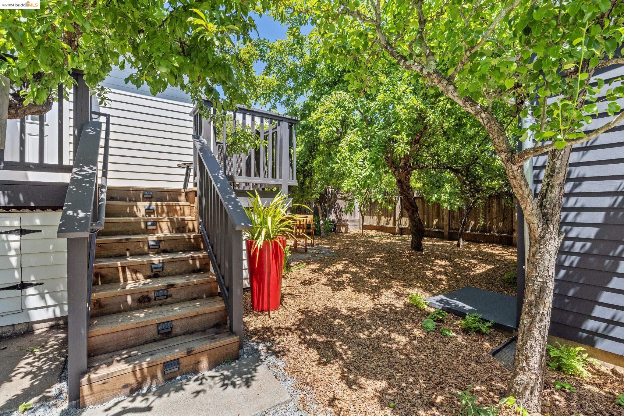 6 F St