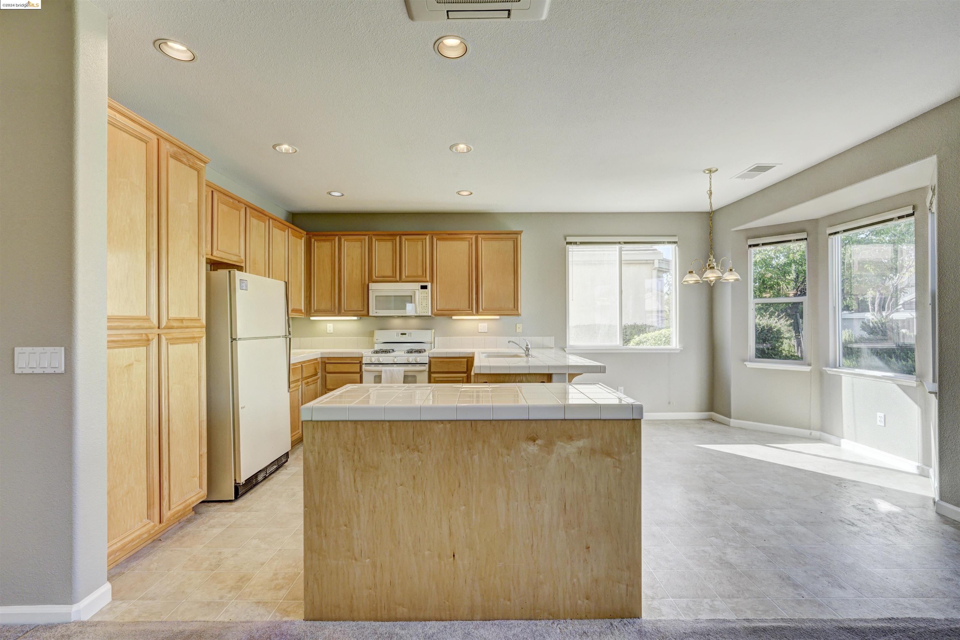 670 Turnberry Ter