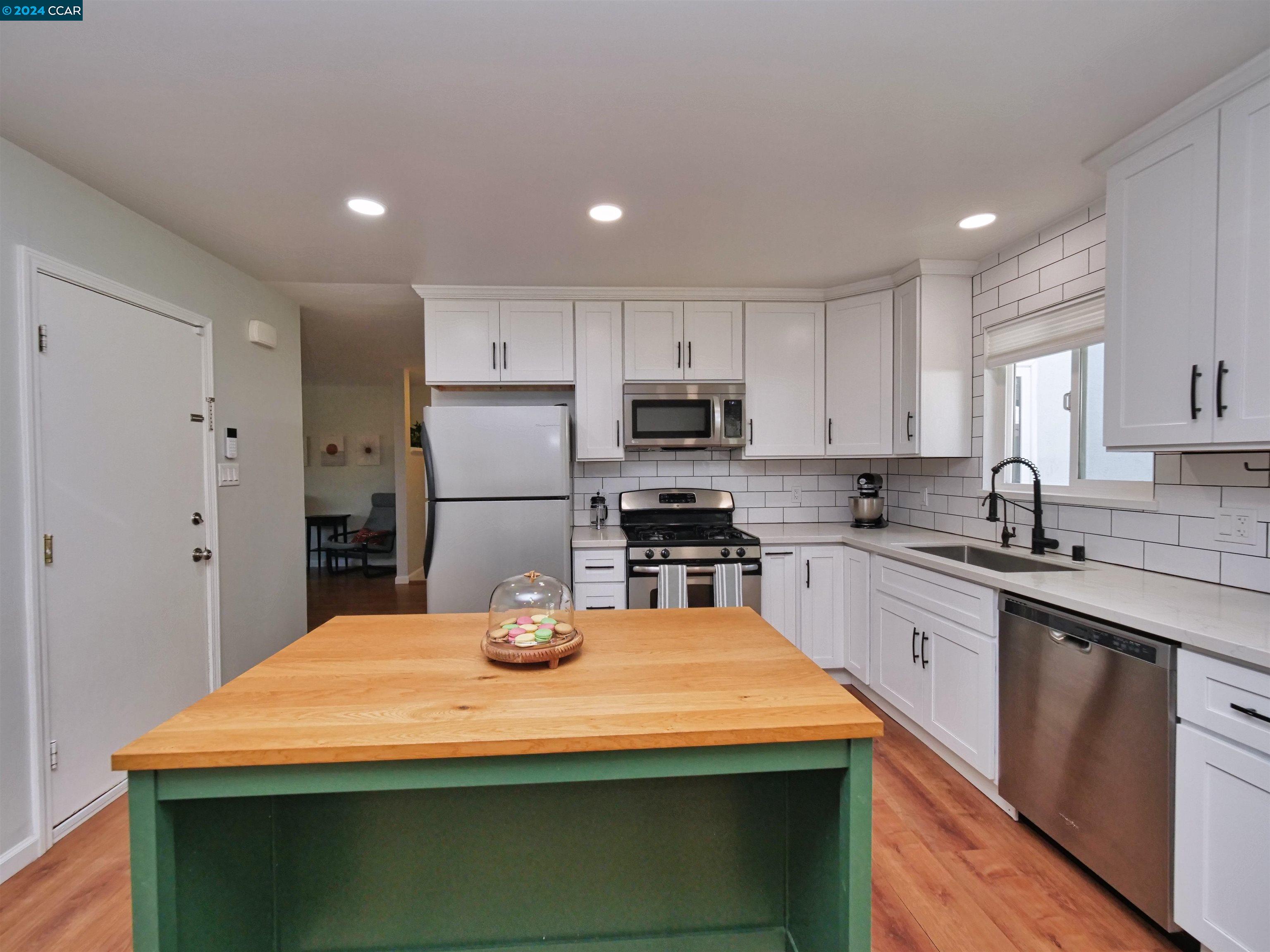 1211 Brookview Drive