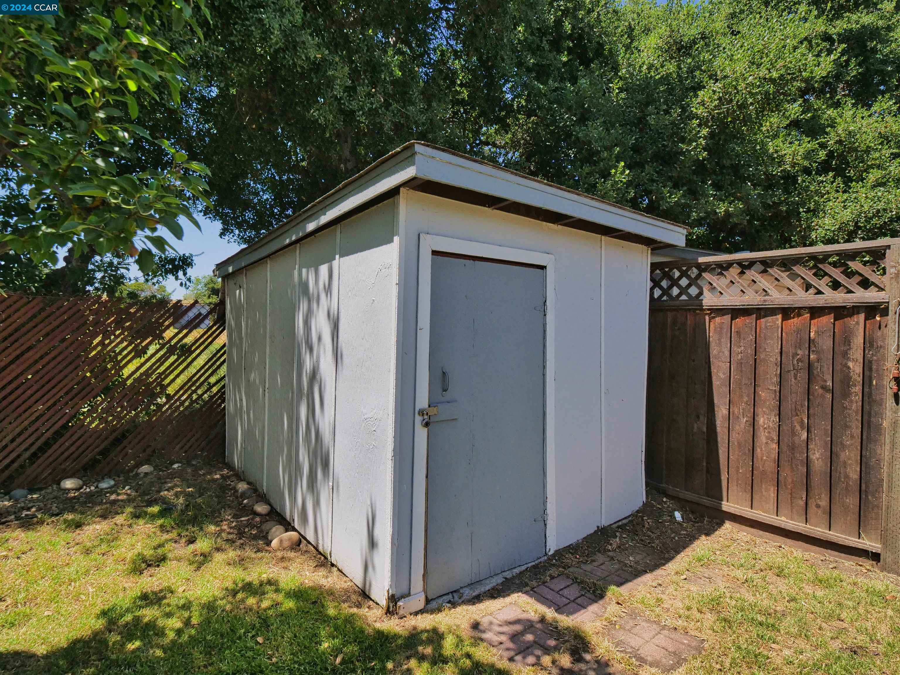 1211 Brookview Drive