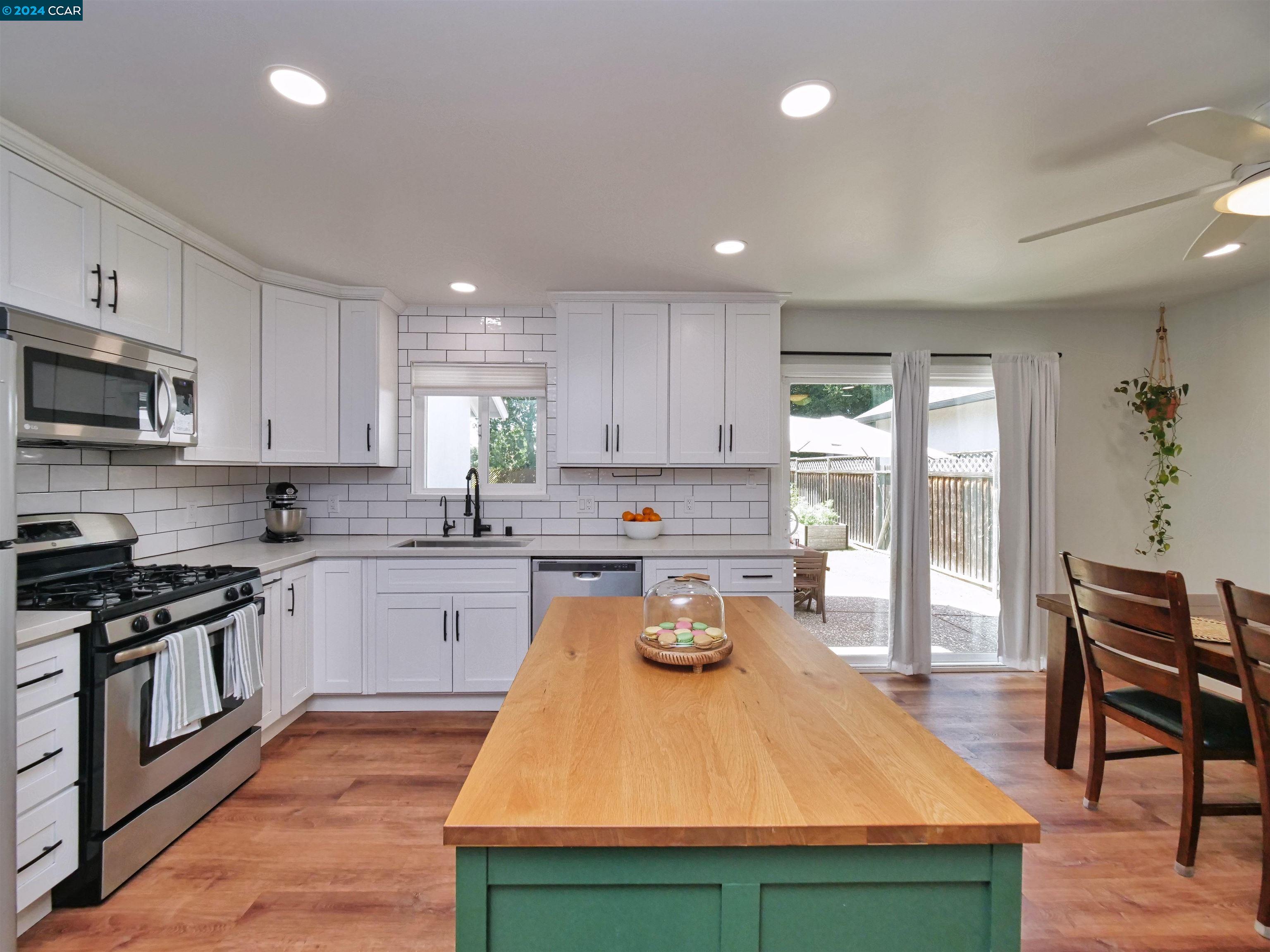 1211 Brookview Drive