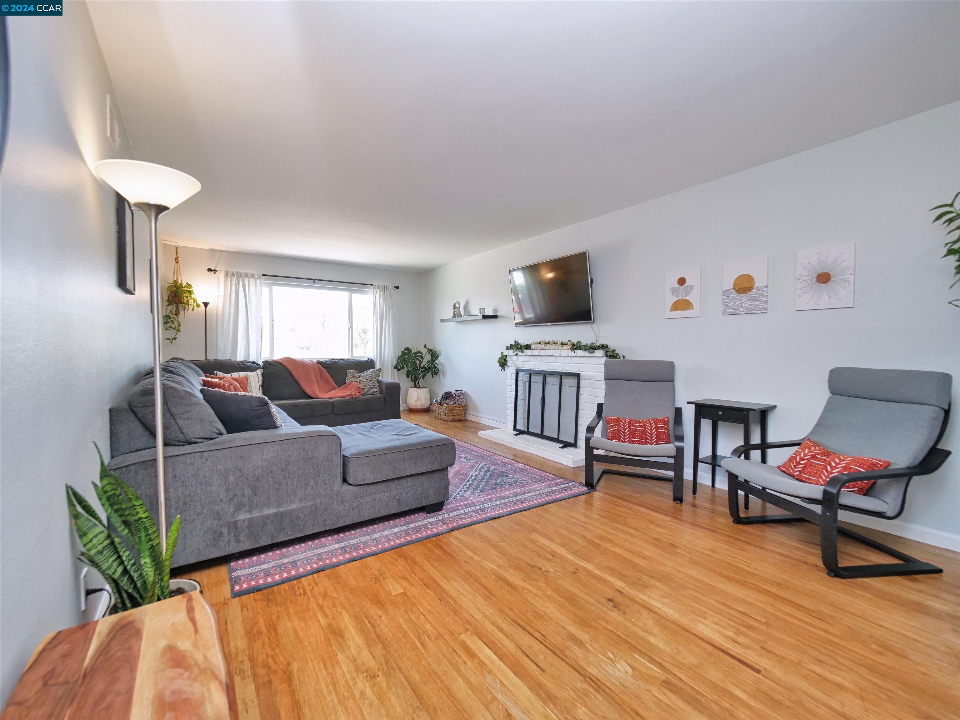 1211 Brookview Drive