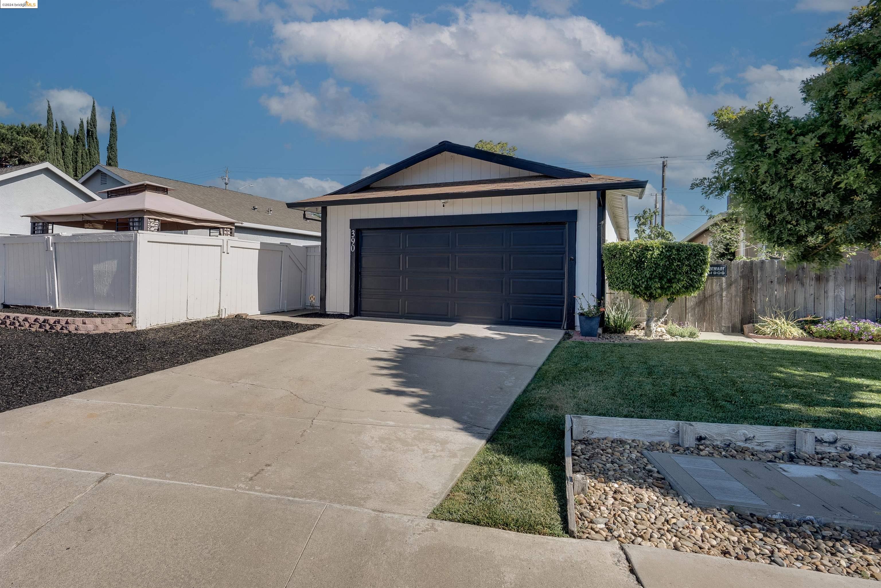 390 Hazelnut Ln