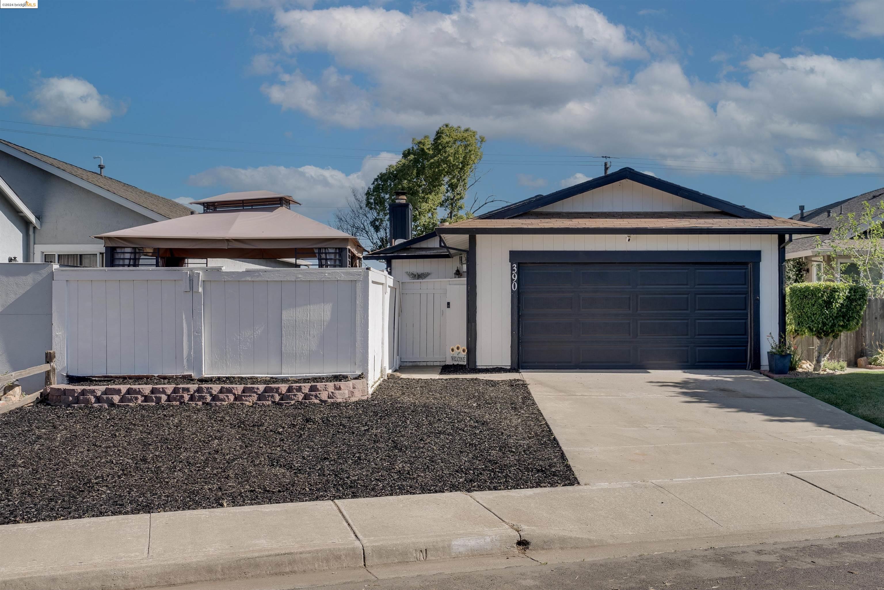 390 Hazelnut Ln
