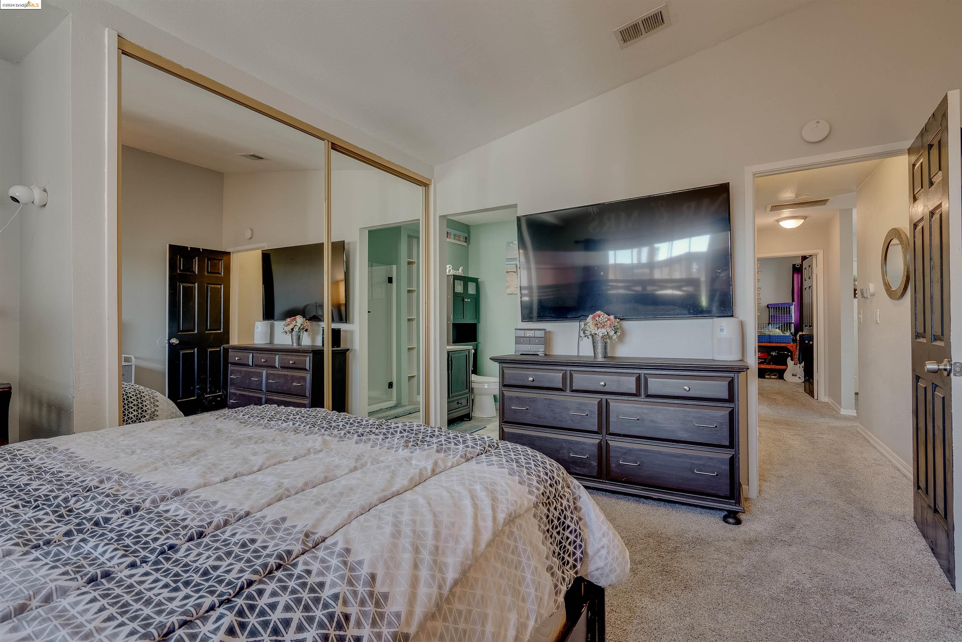 390 Hazelnut Ln