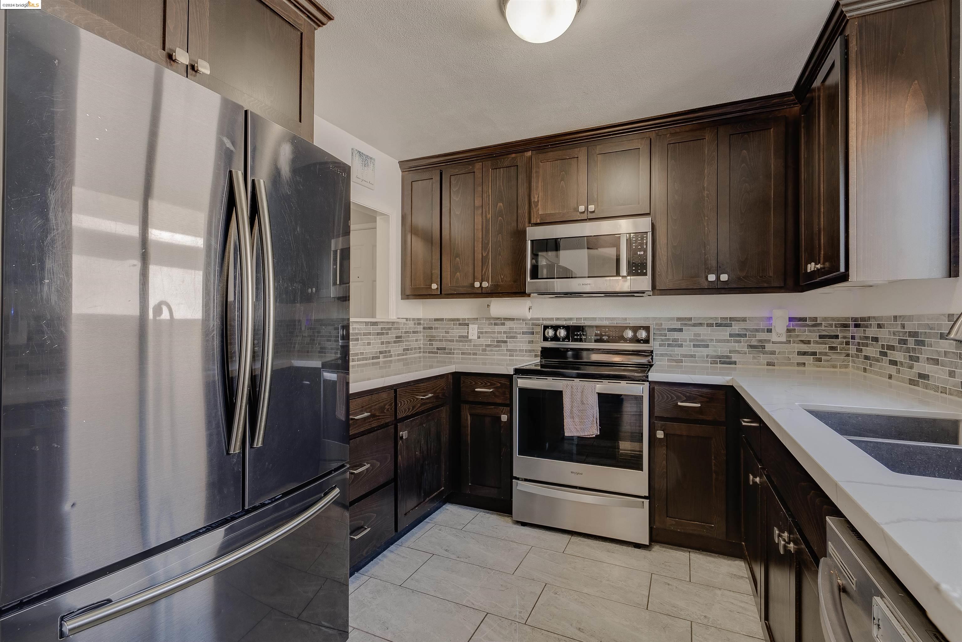 390 Hazelnut Ln