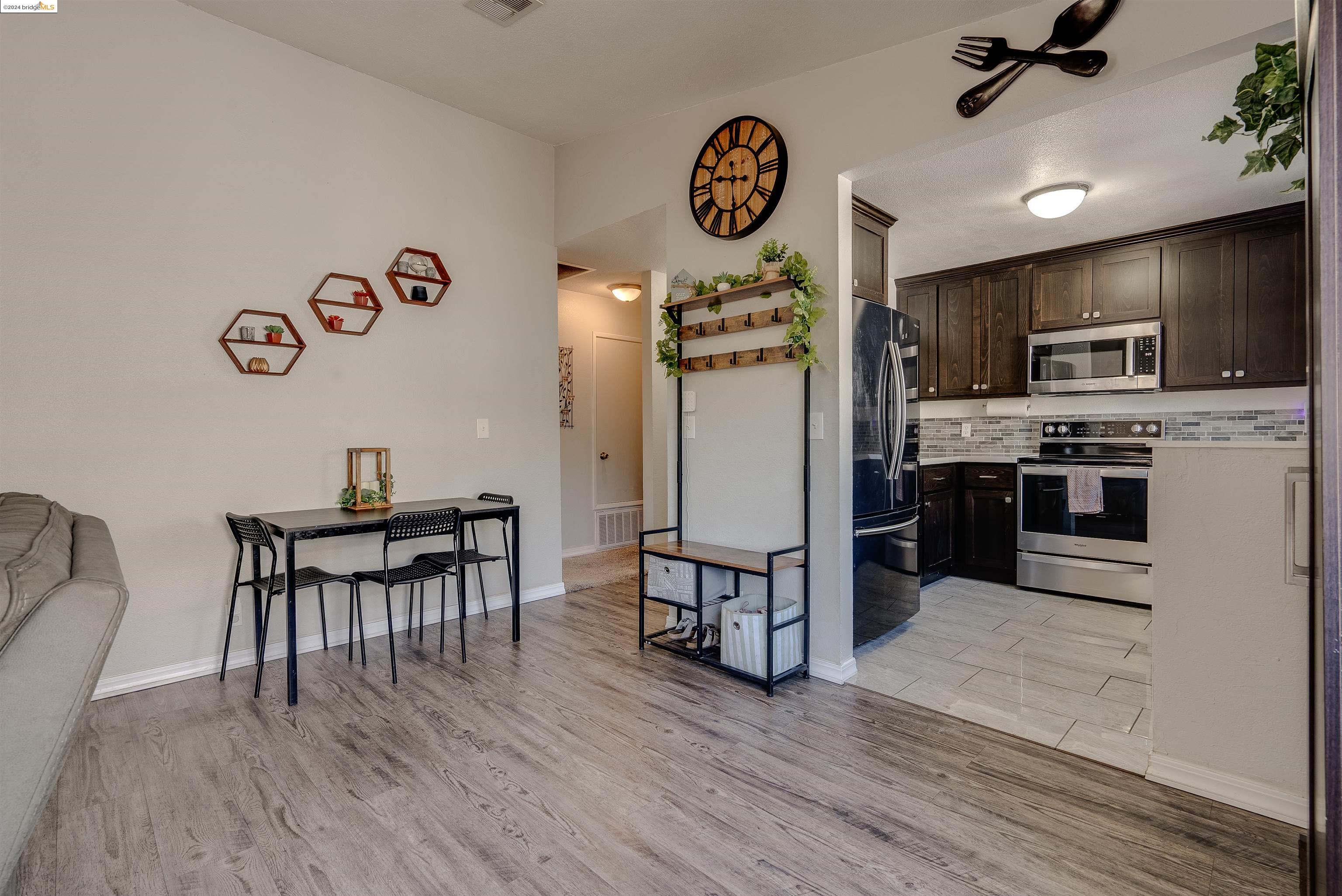 390 Hazelnut Ln