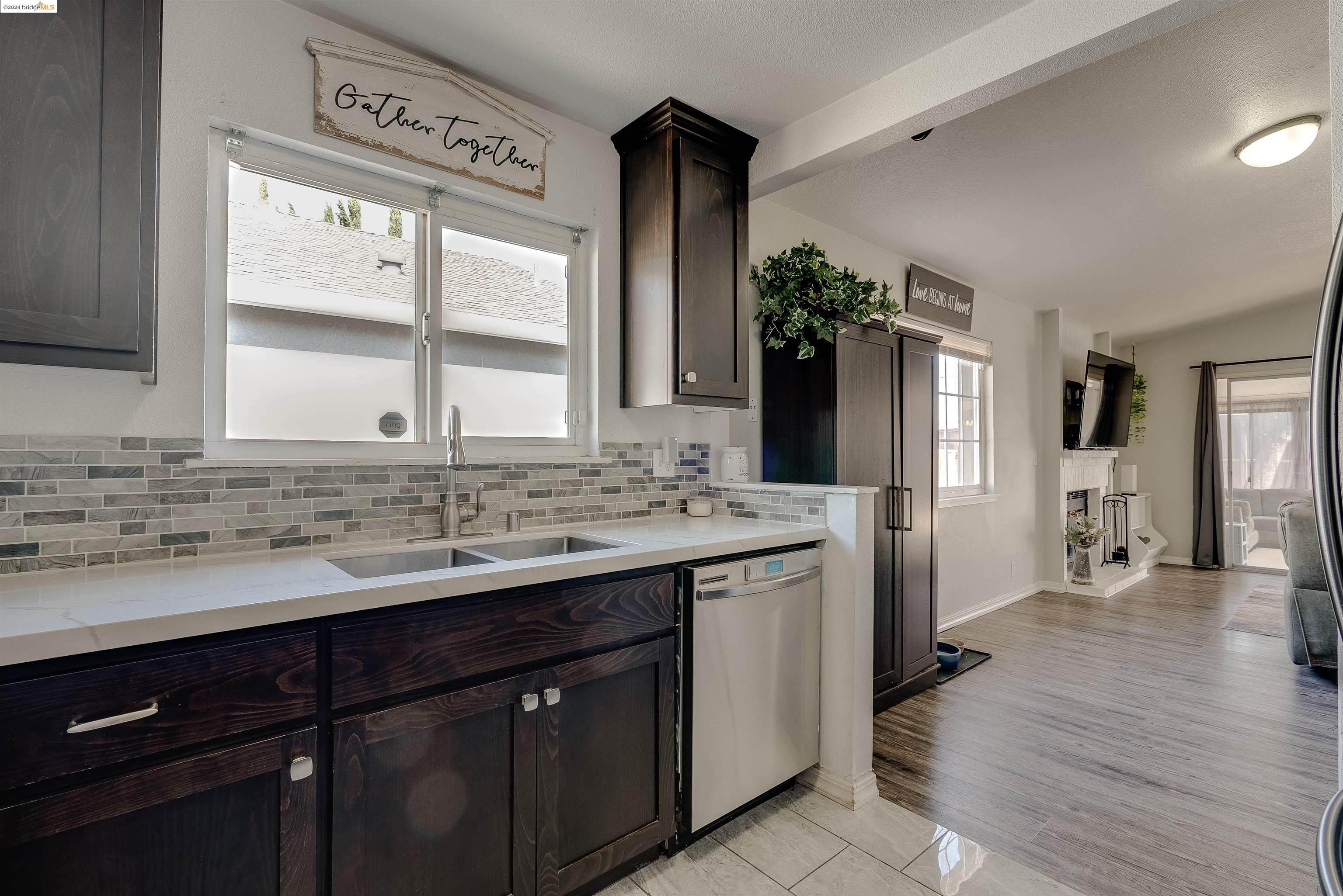 390 Hazelnut Ln