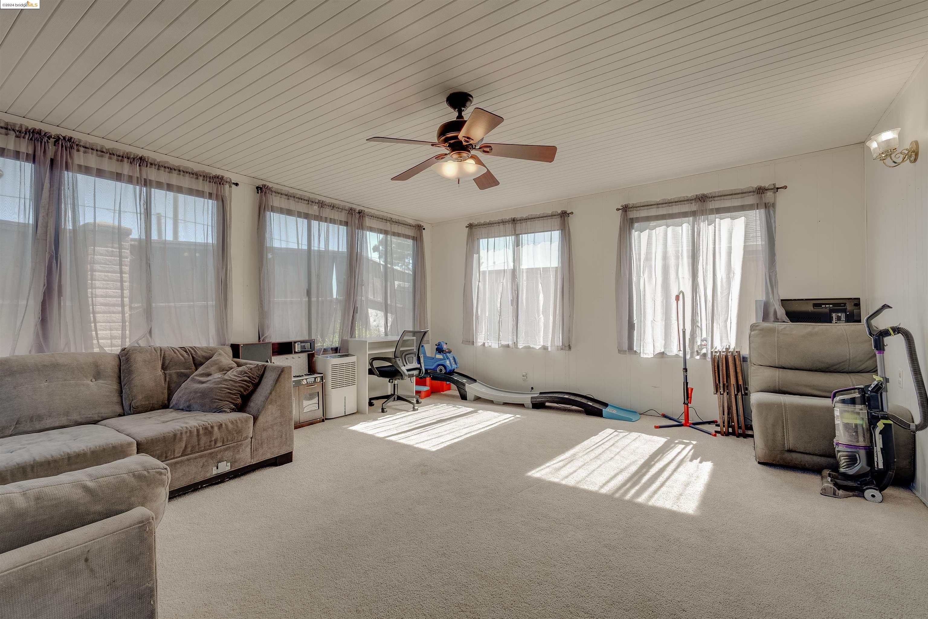 390 Hazelnut Ln